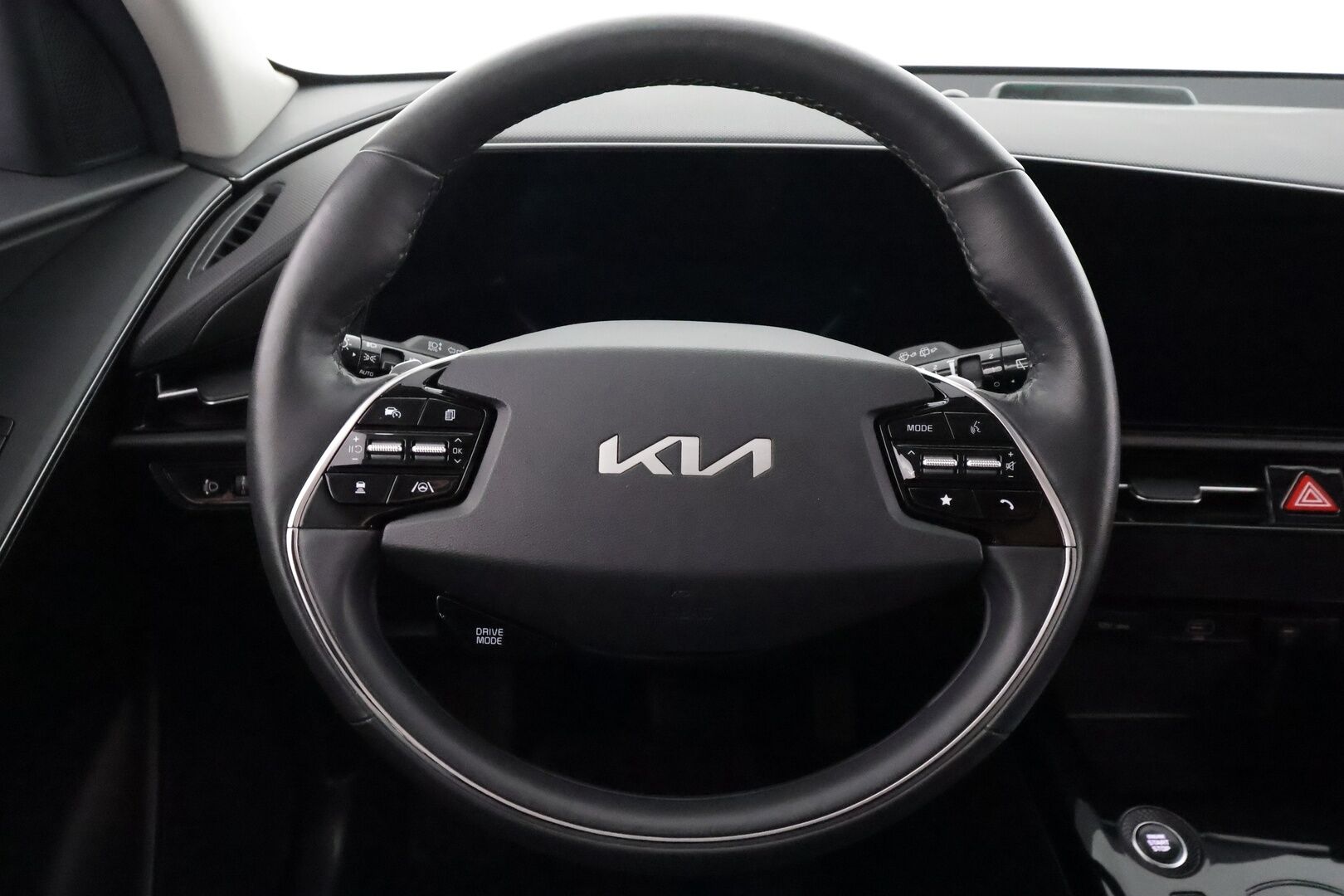 KIA NIRO 2024 1,6 GDI Plug-In Hybrid Business Luxury - | ACC | Koukku | Ilmastoidut nahat | Harman/Kardon | Sähköpenkki | P.kamera | HDA | BSM | Keyless | Sähk. takaluukku | Merkkihuollot | 2x renkaat aluin | 