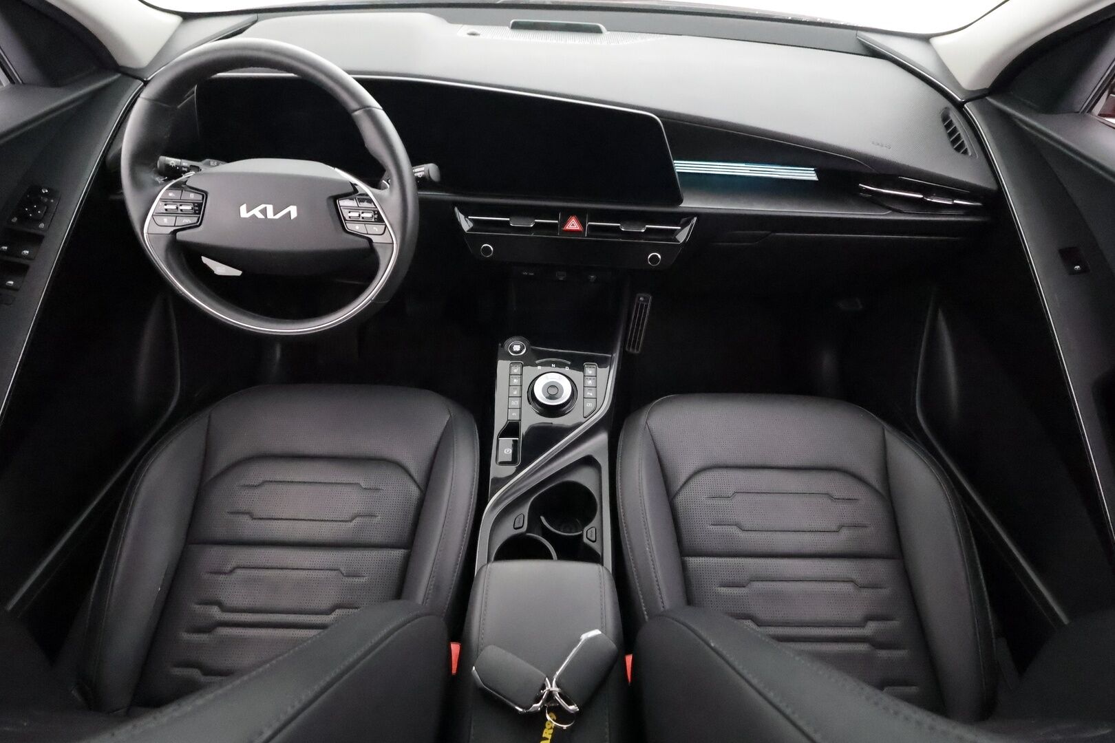 KIA NIRO 2024 1,6 GDI Plug-In Hybrid Business Luxury - | ACC | Koukku | Ilmastoidut nahat | Harman/Kardon | Sähköpenkki | P.kamera | HDA | BSM | Keyless | Sähk. takaluukku | Merkkihuollot | 2x renkaat aluin | 