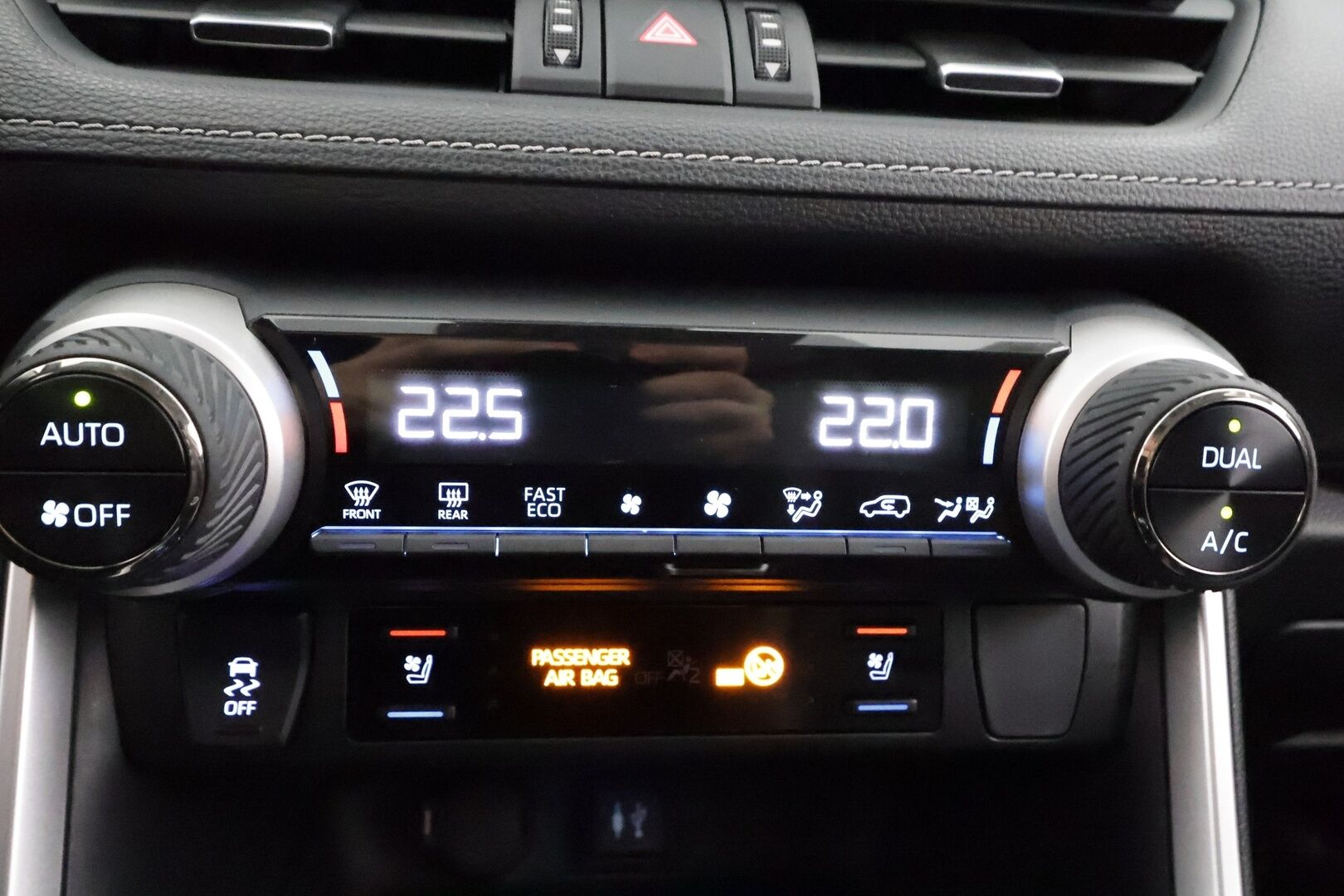 TOYOTA RAV4 2019 2,5 Hybrid AWD-i Premium - | ACC | Webasto | Koukku | Muistipenkki | JBL | 360-Kamera | LED | Ilmastoidut Nahat |  Navi | Apple&Android | Kahdet Renkaat |
