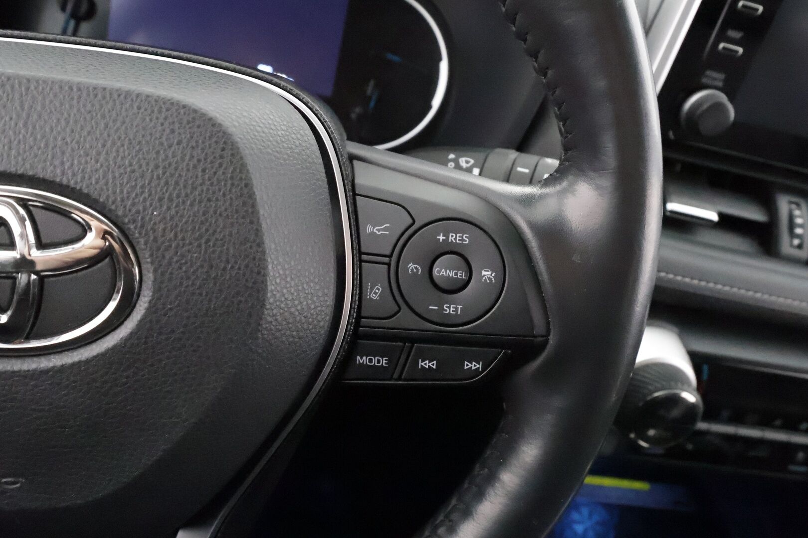 TOYOTA RAV4 2019 2,5 Hybrid AWD-i Premium - | ACC | Webasto | Koukku | Muistipenkki | JBL | 360-Kamera | LED | Ilmastoidut Nahat |  Navi | Apple&Android | Kahdet Renkaat |