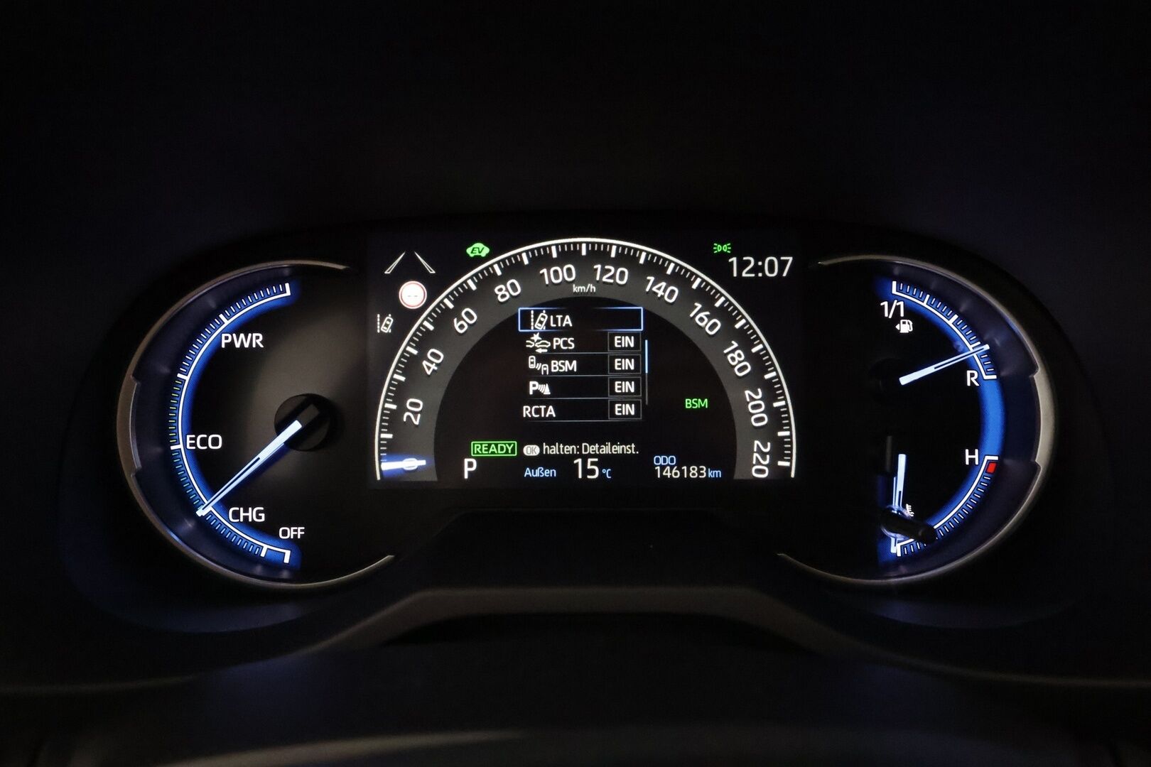 TOYOTA RAV4 2019 2,5 Hybrid AWD-i Premium - | ACC | Webasto | Koukku | Muistipenkki | JBL | 360-Kamera | LED | Ilmastoidut Nahat |  Navi | Apple&Android | Kahdet Renkaat |