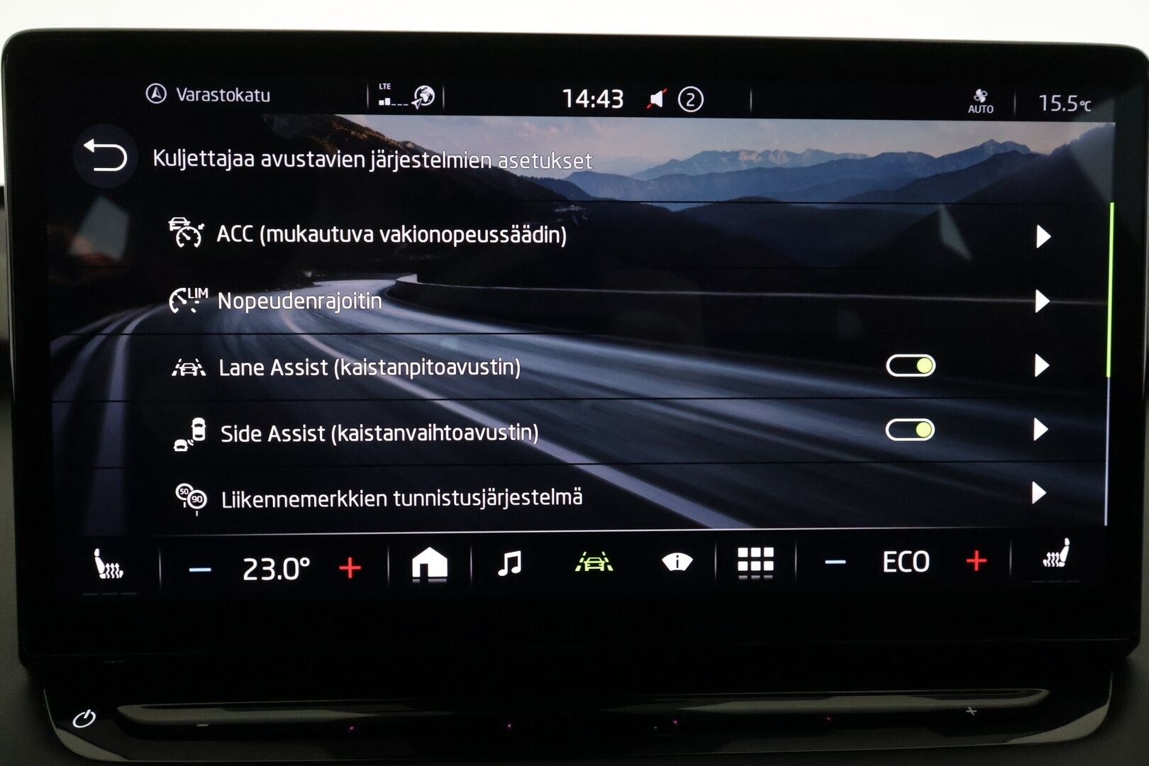 SKODA ENYAQ 2023 RS 4x4 220kW - | ACC | ILP | Koukku | Canton | Lasikatto | DCC | HUD | Muistinahat hieronnalla | Matrix | P.kamera | Travel Assist | Side Assist | 2x alut |