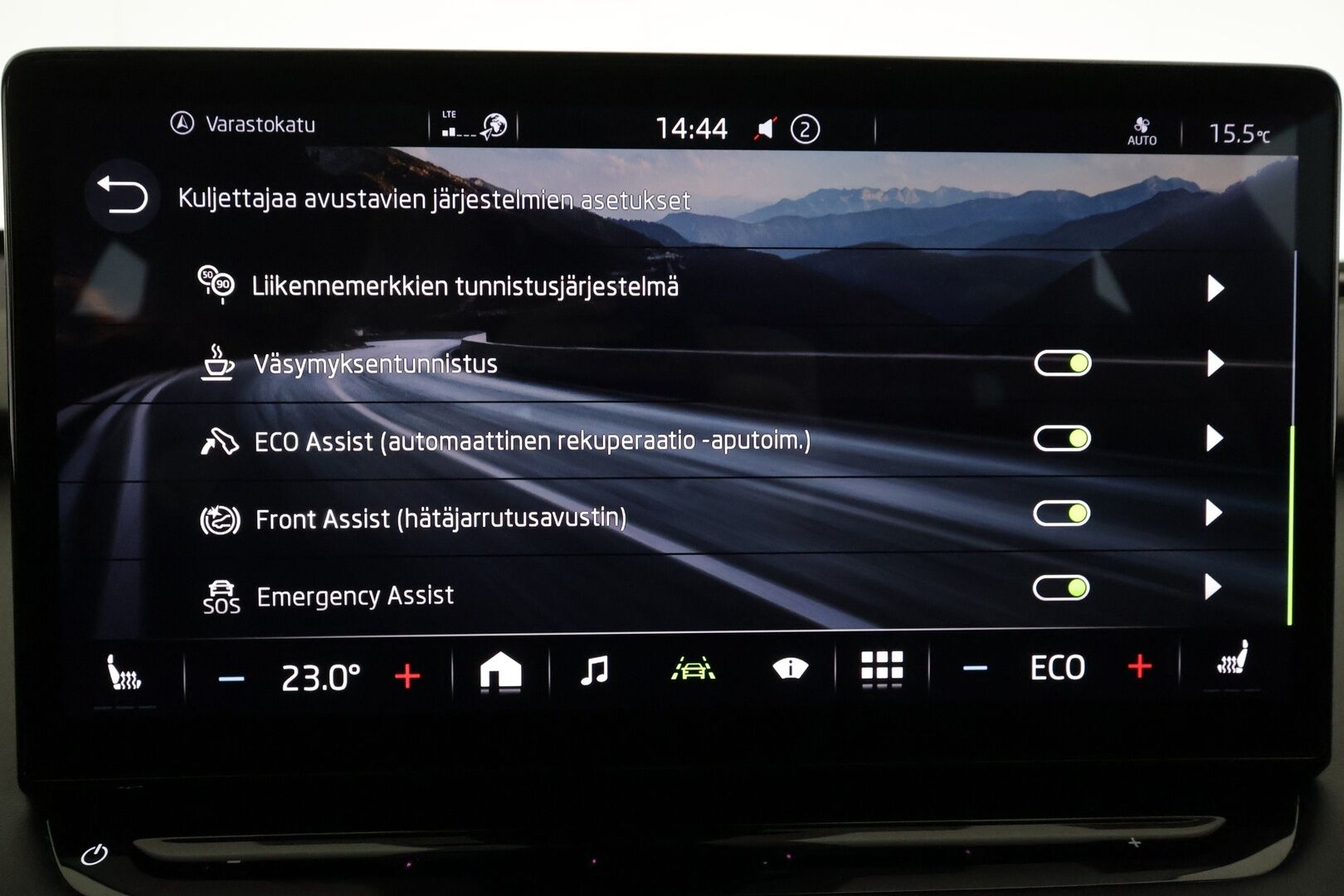 SKODA ENYAQ 2023 RS 4x4 220kW - | ACC | ILP | Koukku | Canton | Lasikatto | DCC | HUD | Muistinahat hieronnalla | Matrix | P.kamera | Travel Assist | Side Assist | 2x alut |