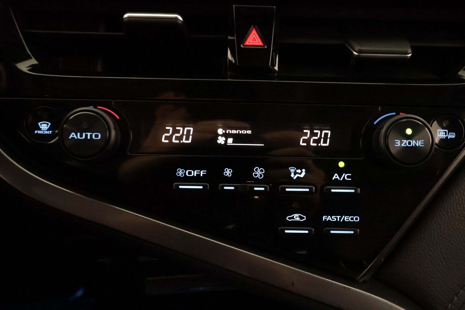 TOYOTA CAMRY 2021 2,5 Hybrid Executive - | ACC | HUD | 360° | JBL | Ilmastoidut sähkönahat | Sähk. selkänojat takana | Keyless | LED | Navi | Apple & Android | Lämm. ratti | LTA | BSM | 