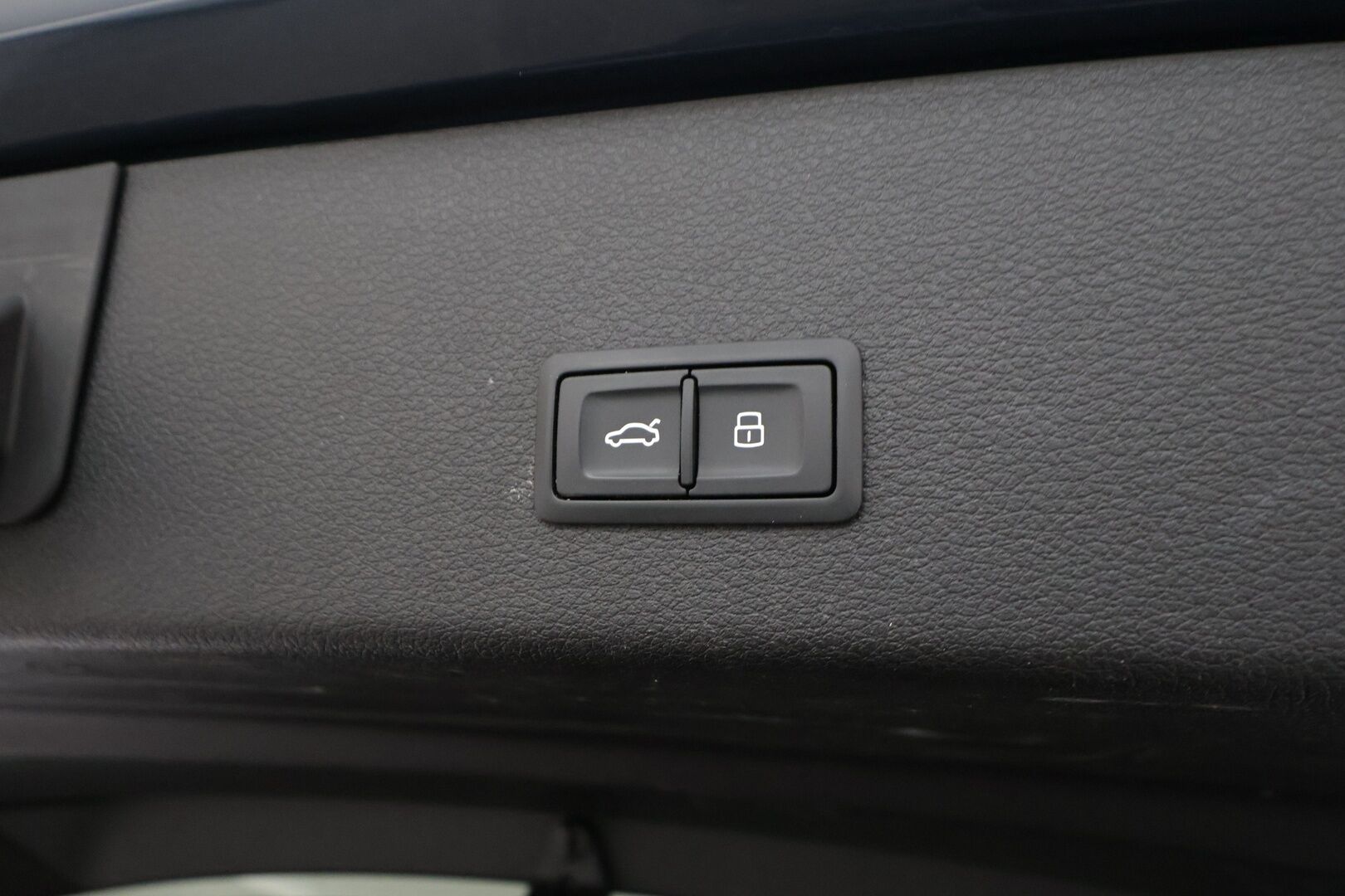 Audi e-tron 2022 Sportback Edition S line 55 quattro - | ACC | HUD | B&O | Panorama | Tikkinahat | Muistipenkki | Matrix | Night Vision | Kamerapeilit | P.kamera | Kaistaohjaus | Ambient light | 