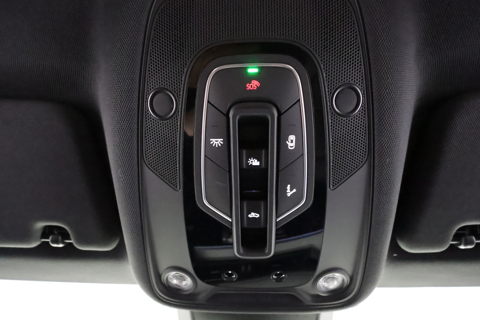 Audi e-tron 2022 Sportback Edition S line 55 quattro - | ACC | HUD | B&O | Panorama | Tikkinahat | Muistipenkki | Matrix | Night Vision | Kamerapeilit | P.kamera | Kaistaohjaus | Ambient light | 