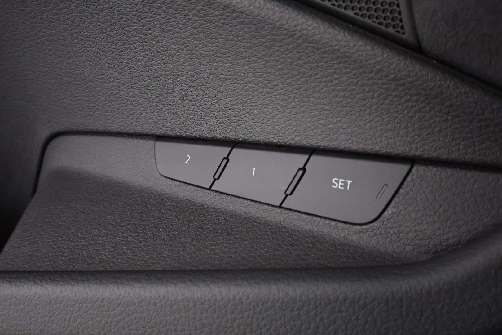 Audi e-tron 2022 Sportback Edition S line 55 quattro - | ACC | HUD | B&O | Panorama | Tikkinahat | Muistipenkki | Matrix | Night Vision | Kamerapeilit | P.kamera | Kaistaohjaus | Ambient light | 