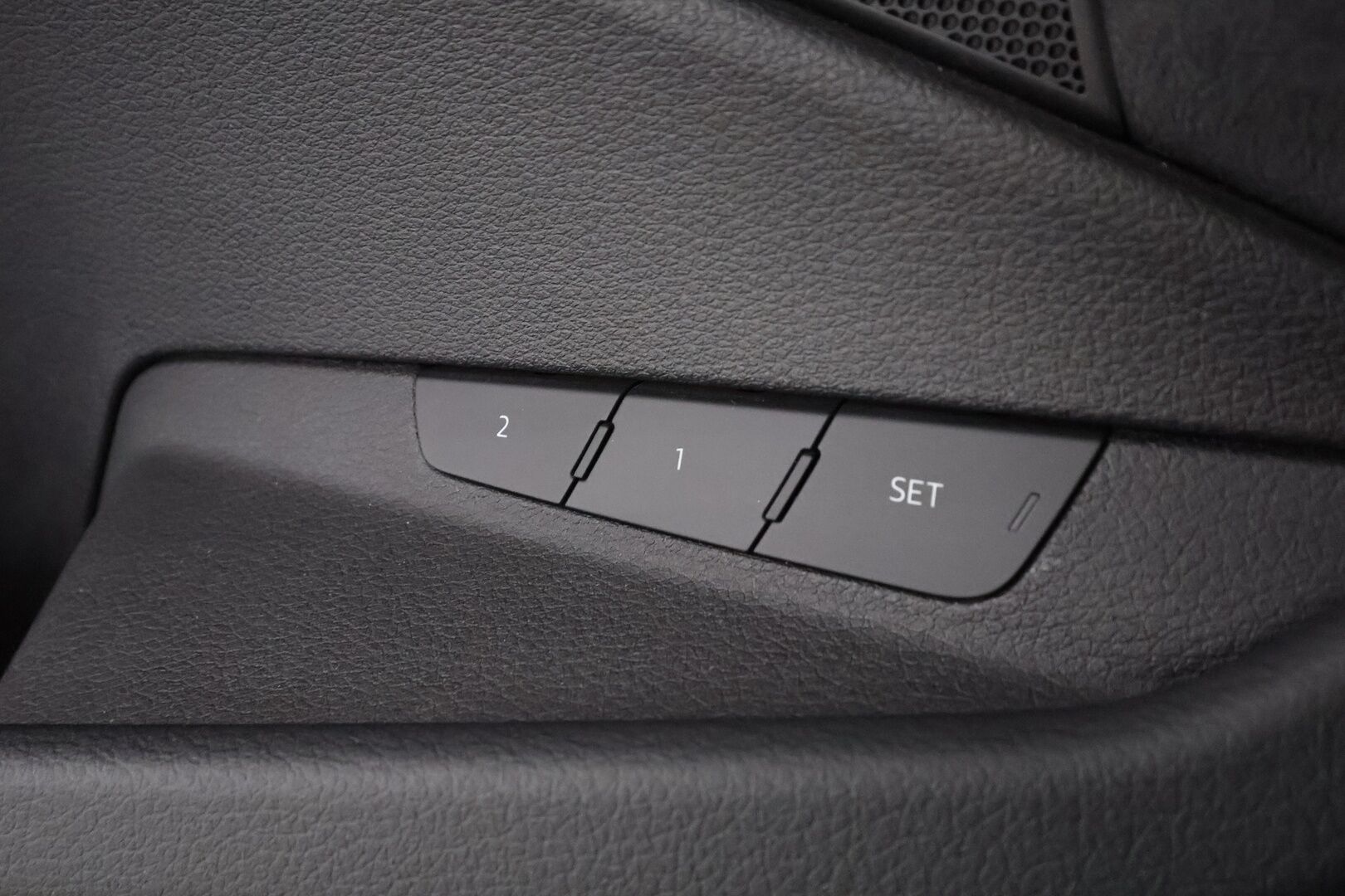Audi e-tron 2022 Sportback Edition S line 55 quattro - | ACC | HUD | B&O | Panorama | Tikkinahat | Muistipenkki | Matrix | Night Vision | Kamerapeilit | P.kamera | Kaistaohjaus | Ambient light | 