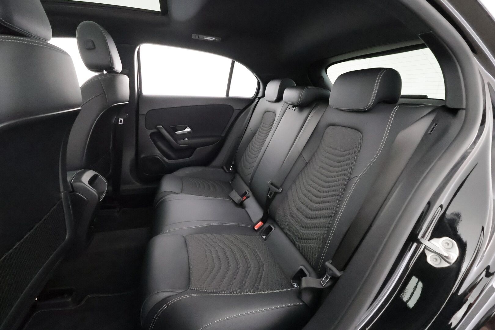 Mercedes-Benz A 2023 180 A Business - | Distronic+ | Kattoluukku | Widescreen | P.kamera | Puolinahat | BSM | Lane Assist | LED | Navi | Apple & Android | Merkkihuollettu | 