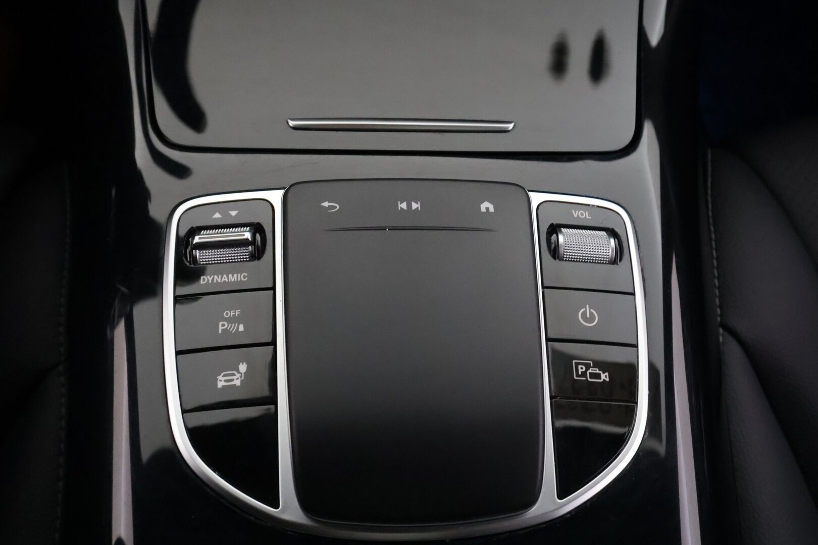 MERCEDES-BENZ EQC 2023 400 4Matic Avantgarde - / HUD / Koukku / Distronic + / Muistipenkki / Panorama / 360 Kamera / Sähkökontti || TULOSSA |