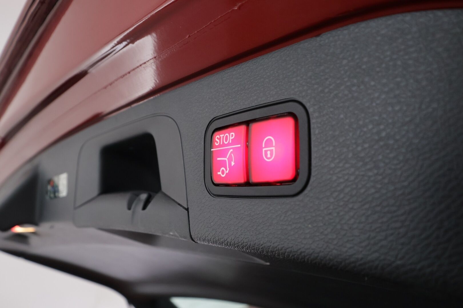 MERCEDES-BENZ EQC 2023 400 4Matic Avantgarde - / HUD / Koukku / Distronic + / Muistipenkki / Panorama / 360 Kamera / Sähkökontti || TULOSSA |