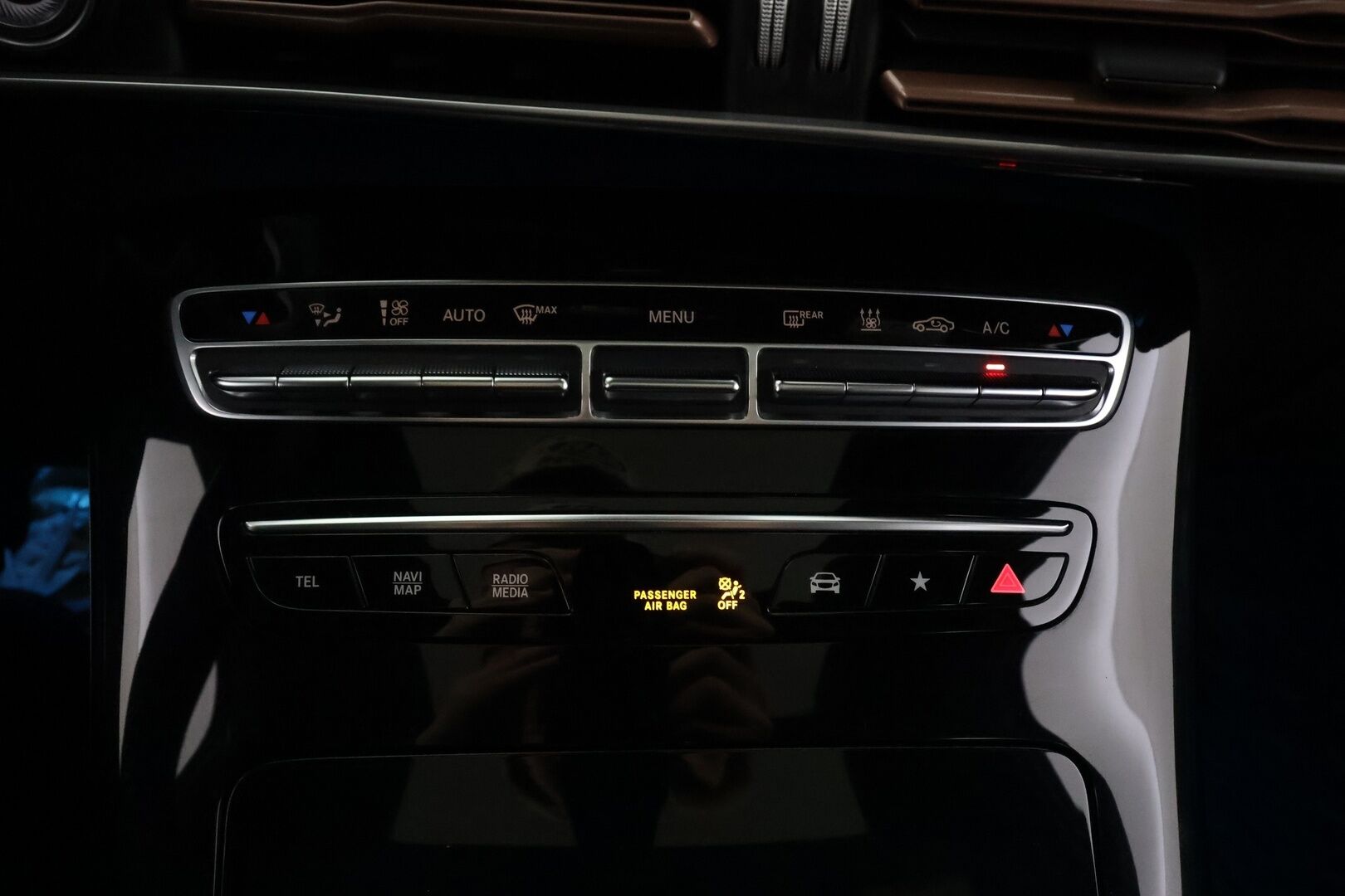 MERCEDES-BENZ EQC 2023 400 4Matic Avantgarde - / HUD / Koukku / Distronic + / Muistipenkki / Panorama / 360 Kamera / Sähkökontti || TULOSSA |