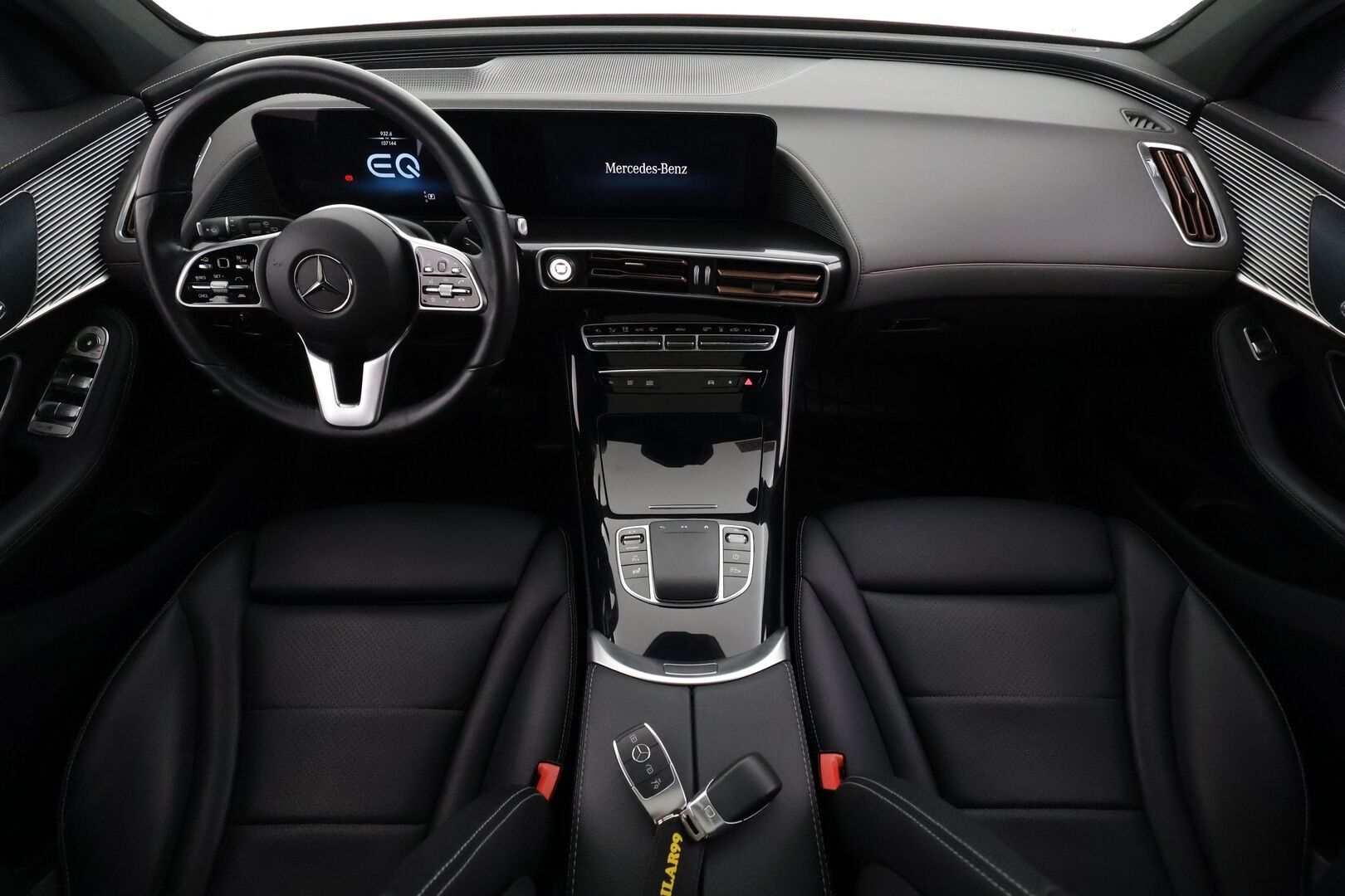 MERCEDES-BENZ EQC 2023 400 4Matic Avantgarde - / HUD / Koukku / Distronic + / Muistipenkki / Panorama / 360 Kamera / Sähkökontti || TULOSSA |