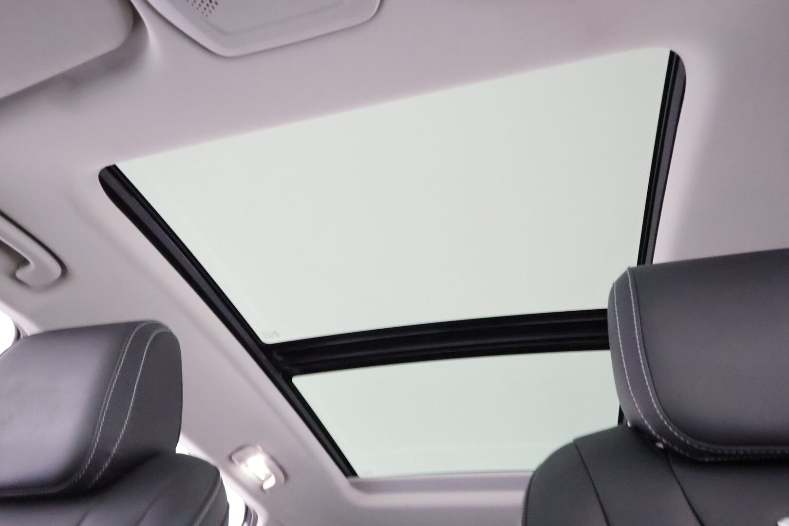 MAXUS EUNIQ 6 2022 Grand Suv - | ACC | Vetokoukku | 360° kamera | Panorama | Sähkönahat | Keyless | LED | BSM | Lane Assist | Sähk. takaluukku | Ambient | Merkkihuollot | 