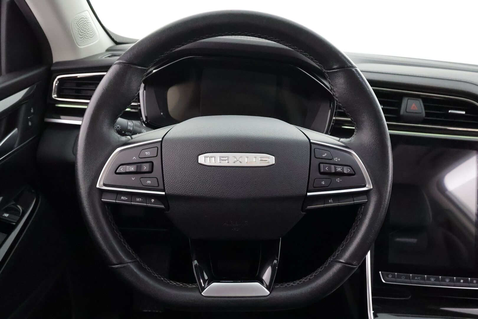MAXUS EUNIQ 6 2022 Grand Suv - | ACC | Vetokoukku | 360° kamera | Panorama | Sähkönahat | Keyless | LED | BSM | Lane Assist | Sähk. takaluukku | Ambient | Merkkihuollot | 