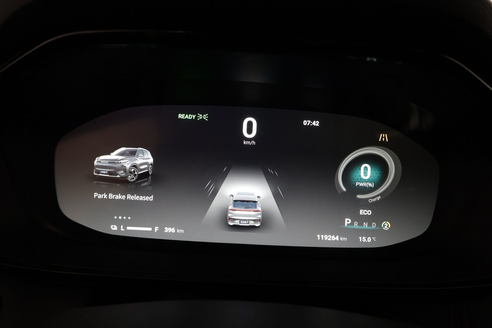 MAXUS EUNIQ 6 2022 Grand Suv - | ACC | Vetokoukku | 360° kamera | Panorama | Sähkönahat | Keyless | LED | BSM | Lane Assist | Sähk. takaluukku | Ambient | Merkkihuollot | 