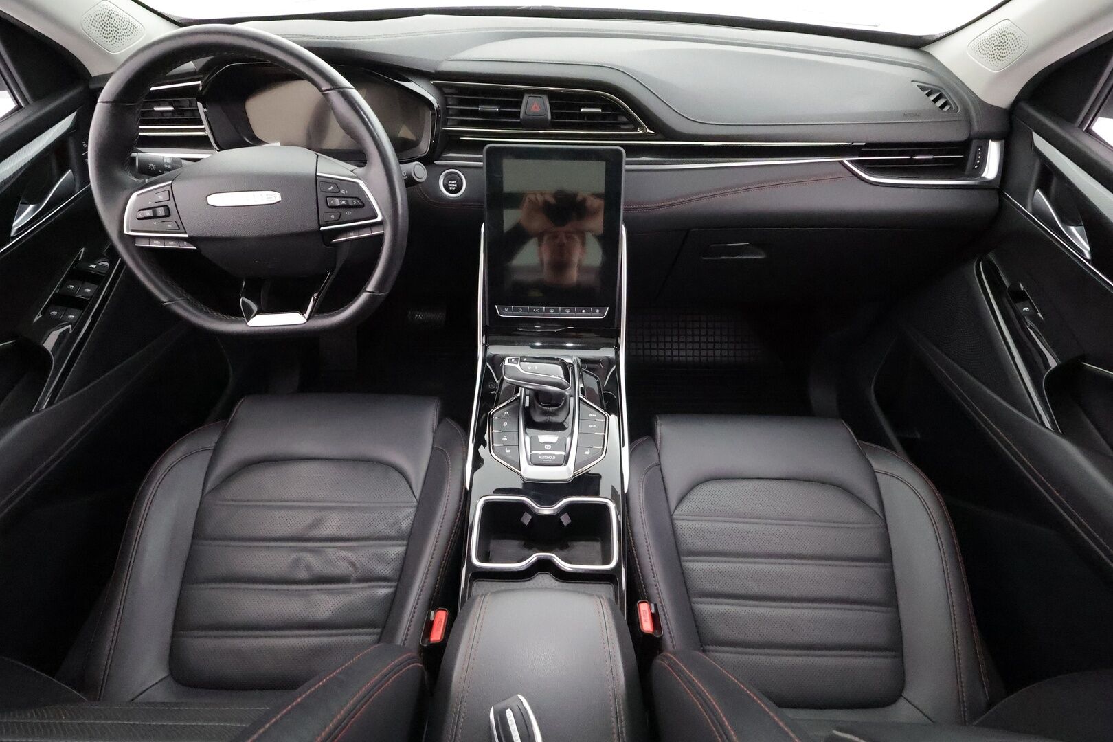 MAXUS EUNIQ 6 2022 Grand Suv - | ACC | Vetokoukku | 360° kamera | Panorama | Sähkönahat | Keyless | LED | BSM | Lane Assist | Sähk. takaluukku | Ambient | Merkkihuollot | 