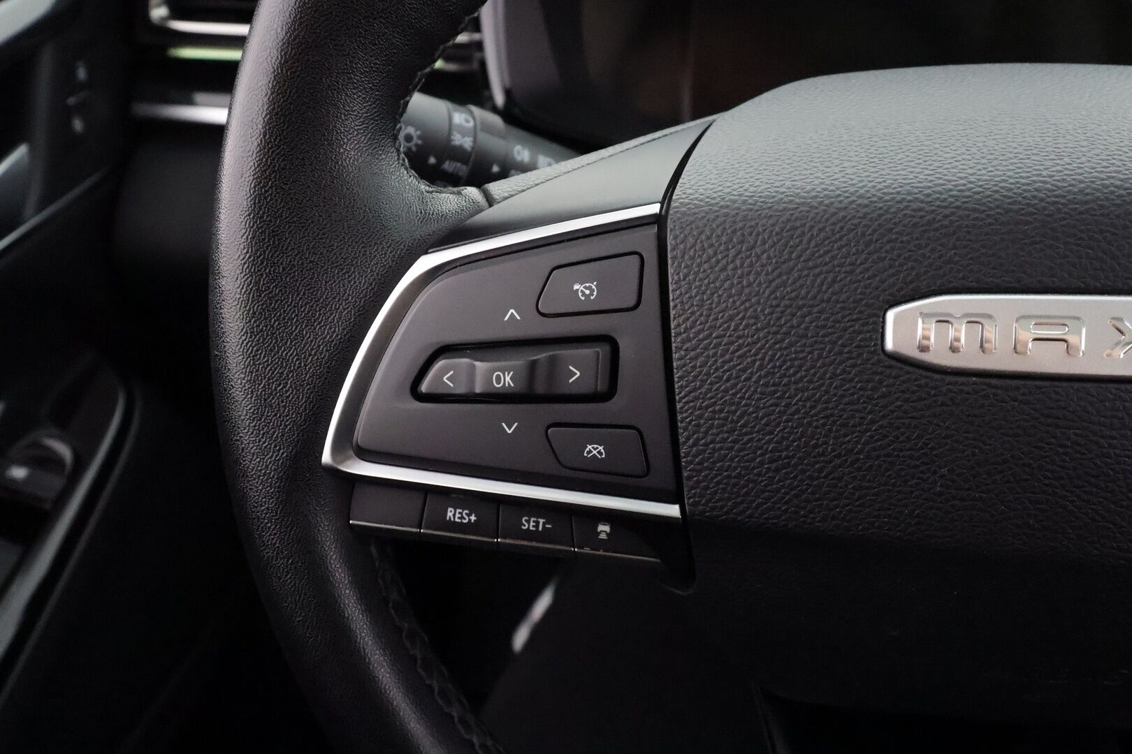 MAXUS EUNIQ 6 2022 Grand Suv - | ACC | Vetokoukku | 360° kamera | Panorama | Sähkönahat | Keyless | LED | BSM | Lane Assist | Sähk. takaluukku | Ambient | Merkkihuollot | 