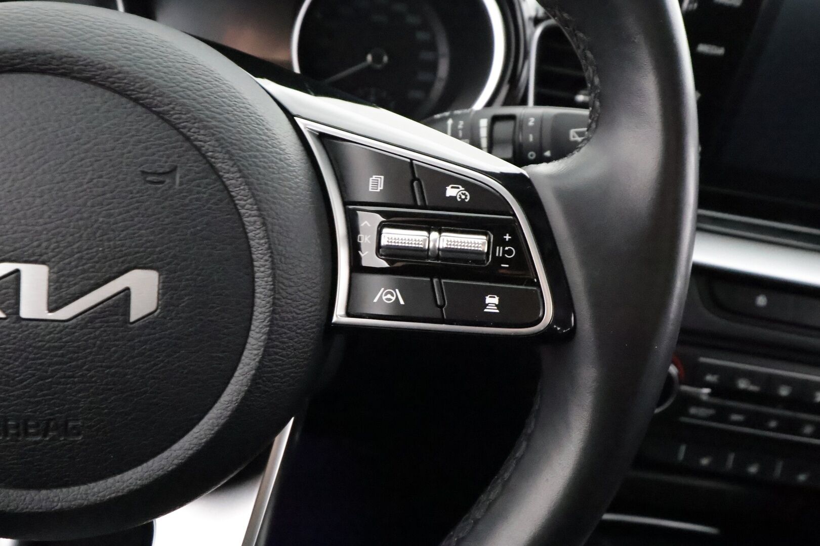 KIA CEED 2024 1,6 GDI Plug-In Hybrid EX SW DCT - | ACC | LED | P.Kamera | Ratinlämmitys | Apple&Android | 