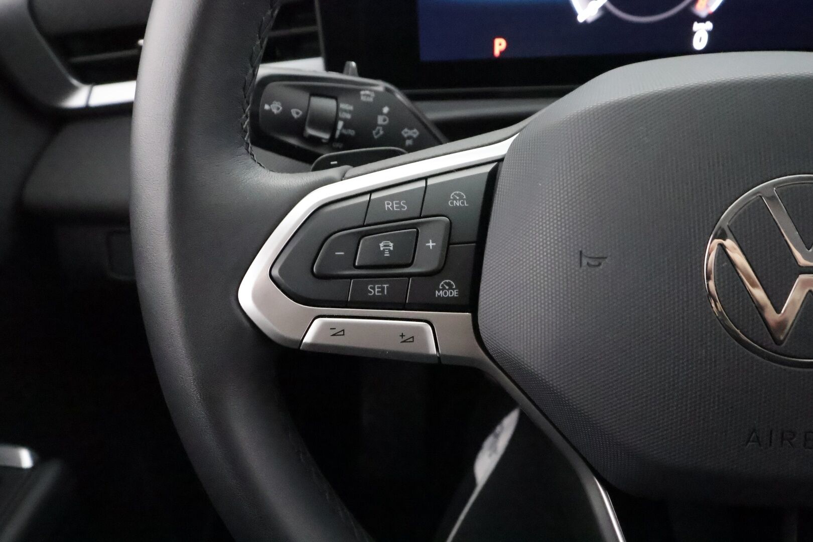 VOLKSWAGEN T-CROSS 2023 R-Line 1.5 TSI 110kW DSG - | ACC | Beats Audio | Digimittaristo | LED | P.kamera | Travel Assist | BSM | Keyless | App Connect | Aut. pitkät | P. avustin | Merkkihuollot | 