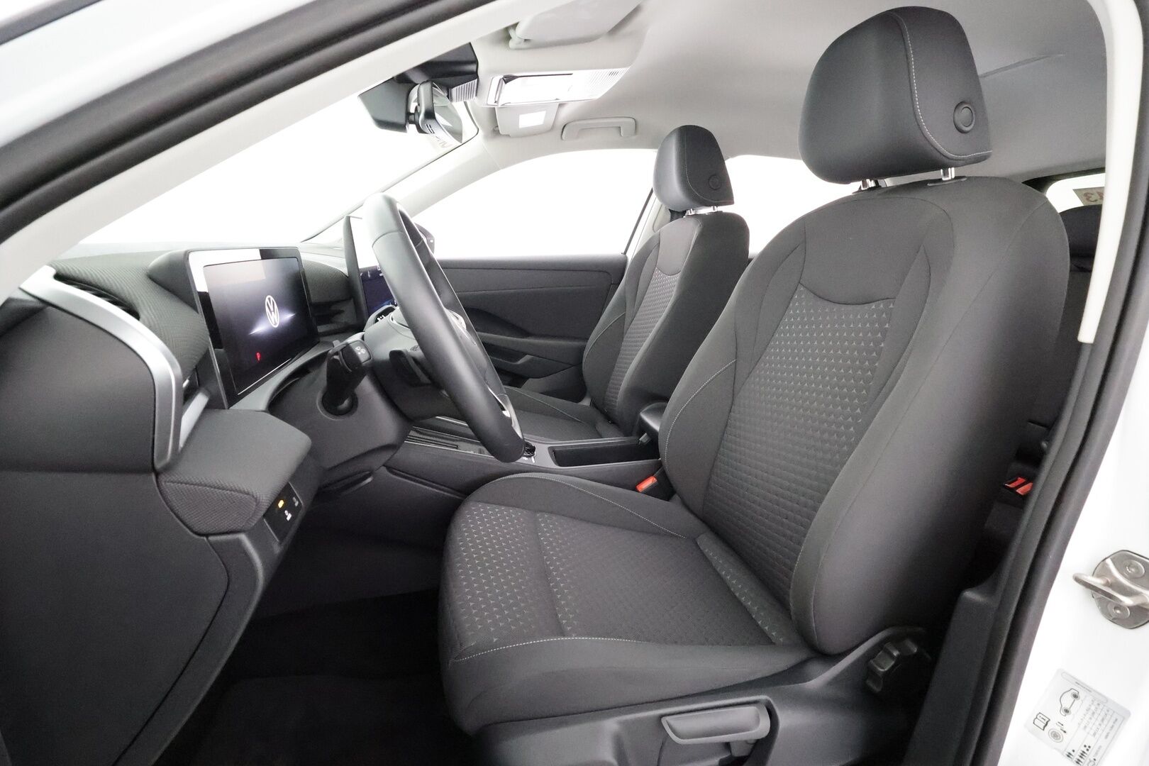 VOLKSWAGEN T-CROSS 2023 R-Line 1.5 TSI 110kW DSG - | ACC | Beats Audio | Digimittaristo | LED | P.kamera | Travel Assist | BSM | Keyless | App Connect | Aut. pitkät | P. avustin | Merkkihuollot | 
