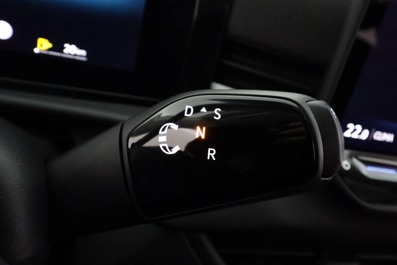 VOLKSWAGEN T-CROSS 2023 R-Line 1.5 TSI 110kW DSG - | ACC | Beats Audio | Digimittaristo | LED | P.kamera | Travel Assist | BSM | Keyless | App Connect | Aut. pitkät | P. avustin | Merkkihuollot | 