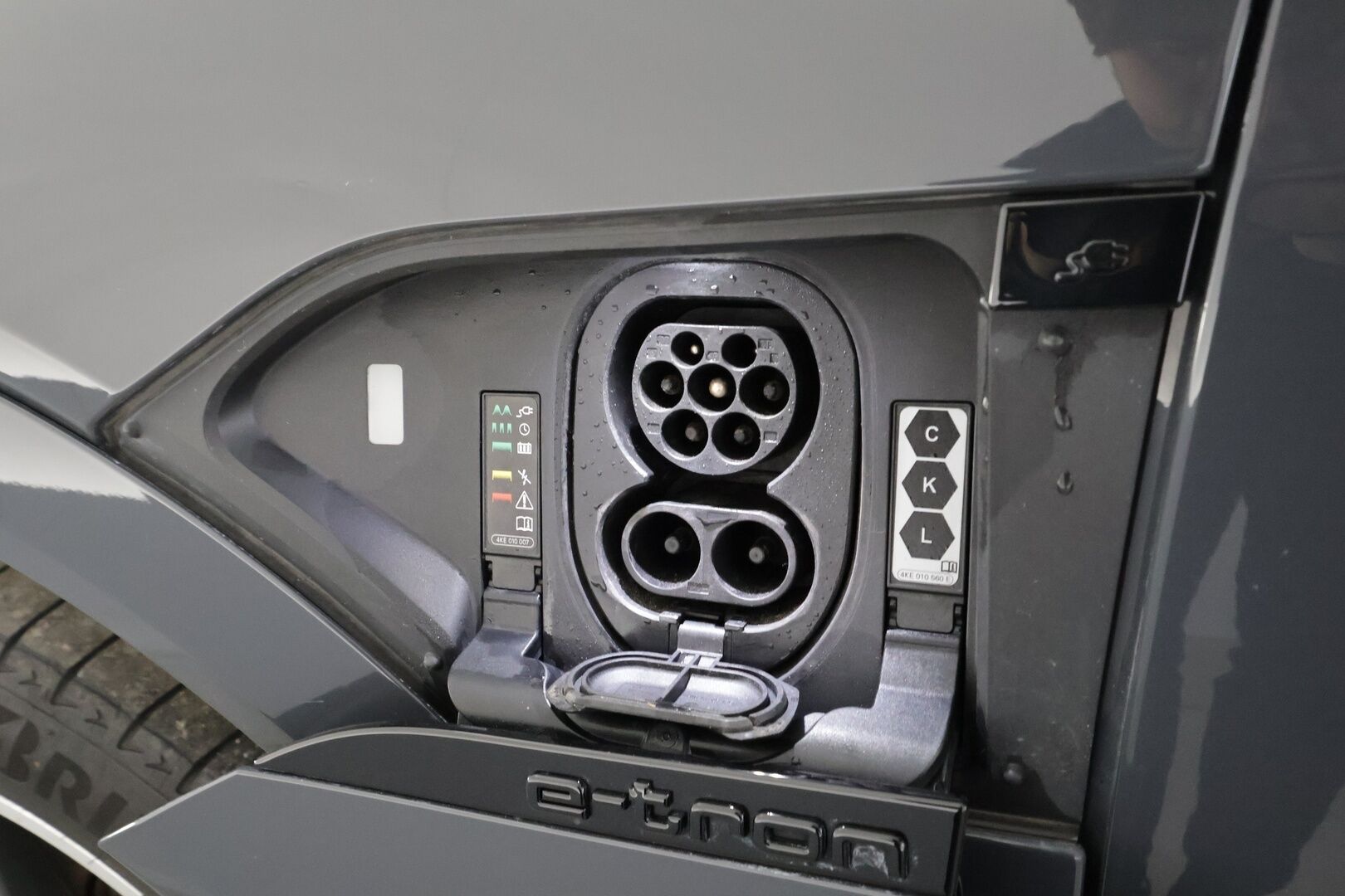 AUDI Q8 2024 55 Quattro 408hv 114kWh Proline - | ACC | ILP | Koukku | Ilma-alusta | LED | Muistipenkki | P.Kamera | Puolinahat Sporttipenkit | Apple&Android | Merkkihuollettu | Kahdet Renkaat |
