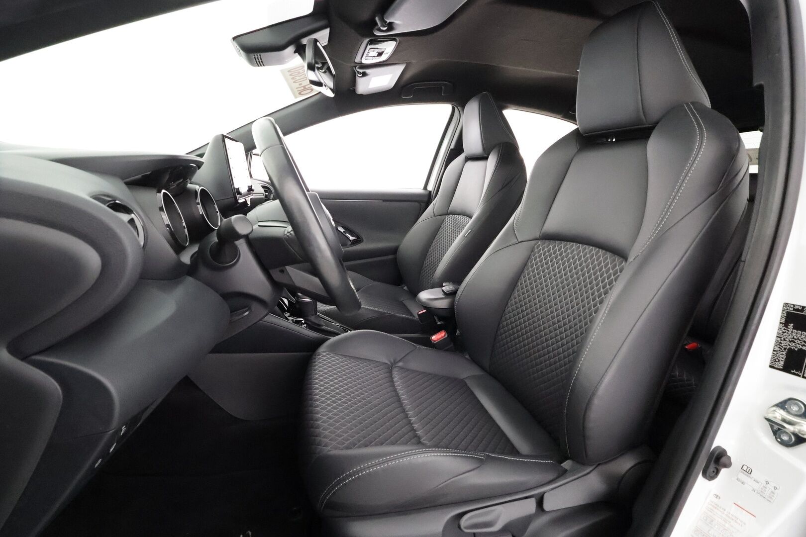 TOYOTA YARIS 2021 1,5 Hybrid Premium - | ACC | HUD | LED | P.Kamera | Puolinahat | Ratinlämmitys | JBL | Apple&Android |