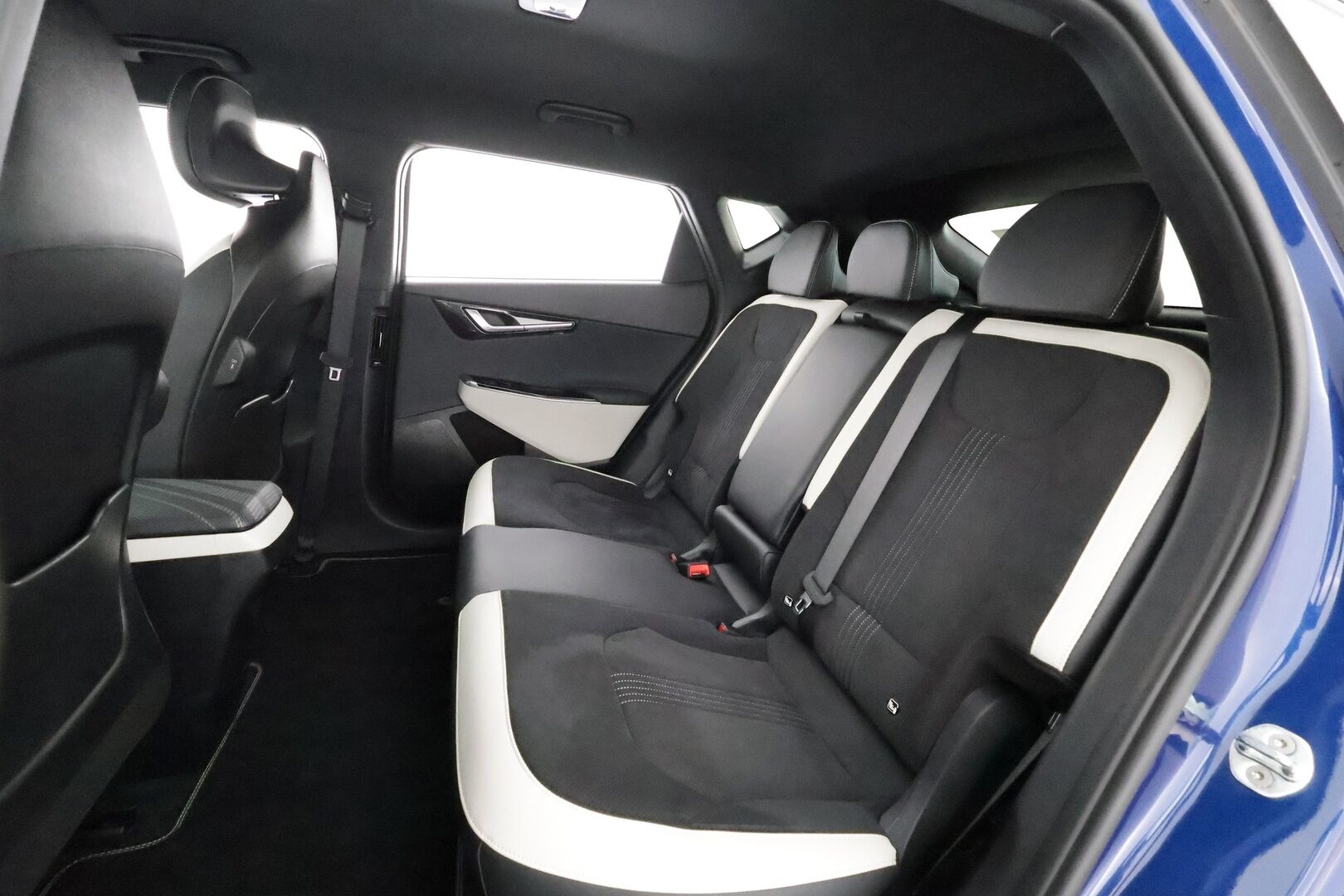 KIA EV6 2022 GT-Line RWD 77 kWh - | ACC | ILP | HUD | 360° | Ilm. relax penkit | Muistipenkki | V2L | HDA | BSM | Keyless | Sähk. takakontti | Ambientl light | Merkkihuollot | ALV | - KORKO VAIN 3,99 %