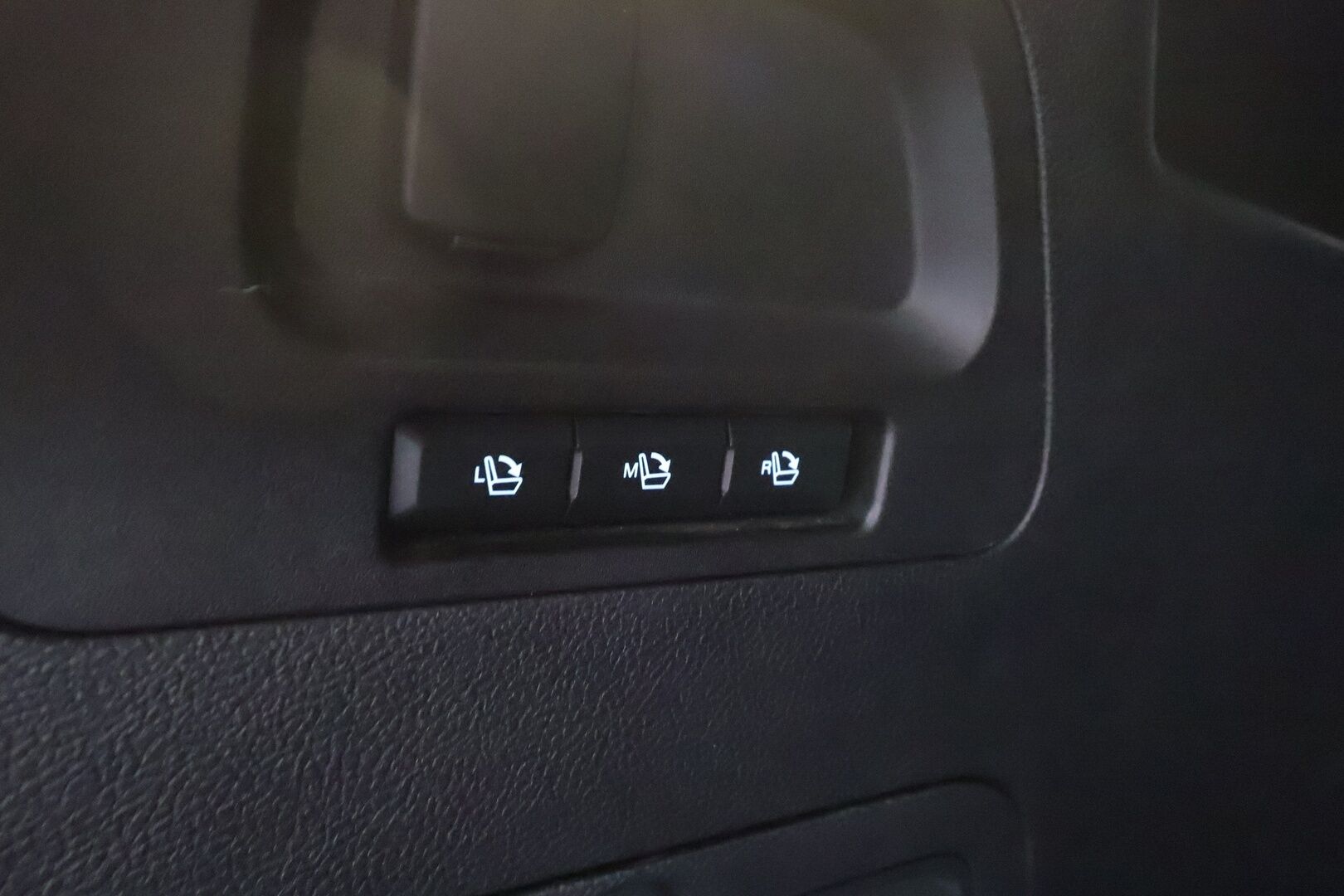 FORD S-MAX 2023 S-Max 2.5 Duratec (FHEV) Hybrid ST-line 5-ovinen - | ACC | Koukku | Muistipenkki | Sähkönahat | P.kamera | Keyless | Lane Assist | Apple & Android | LED | Lämm. tuulilasi | 2x alut | Merkkihuollot | - KORKO VAIN 3,99 %