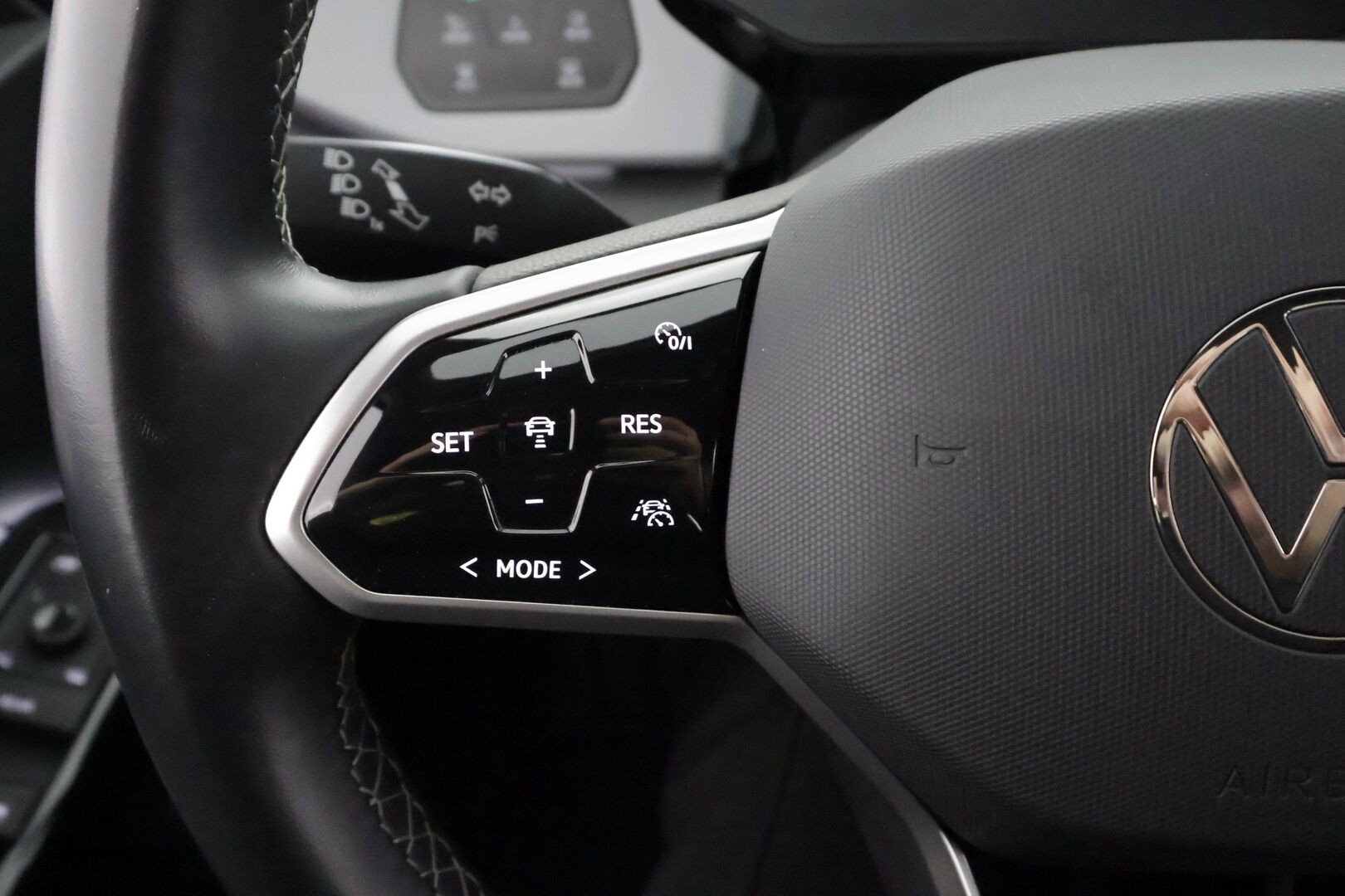 VOLKSWAGEN ID.3 2023 Pro S 150 kW, akku 77 kWh - | ACC | ILP | 360-Kamera | Matrix-LED | Puolinahat | Ratinlämmitys | Apple&Android | Merkkihuollettu | Kahdet Renkaat | Koti&Kauppalaturi | - KORKO VAIN 3,99 %