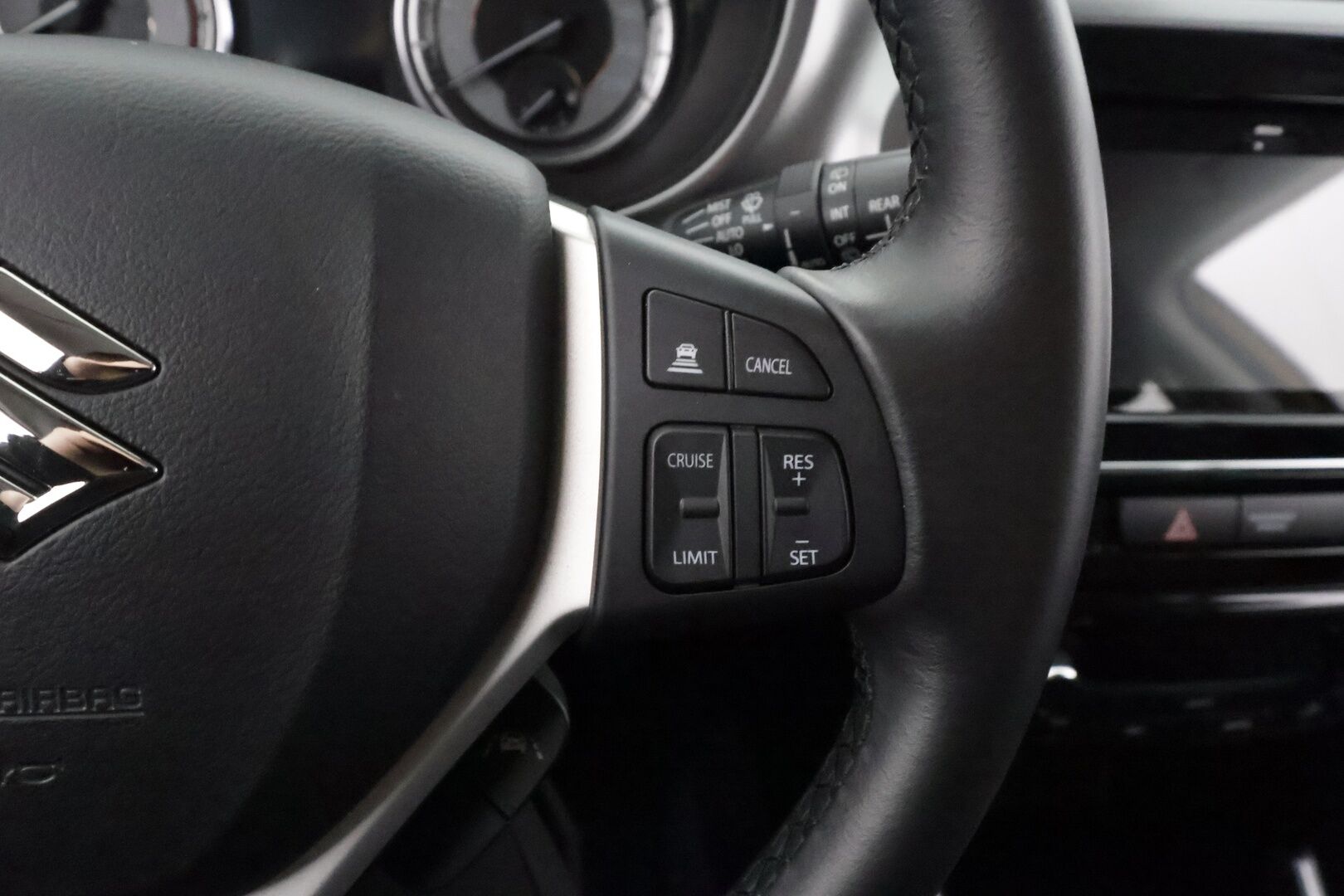 SUZUKI VITARA 2023 1,4 BOOSTERJET 48V HYBRID 4WD GL+ 6MT - | ACC | LED | P.kamera | Kaistavahti | Apple&Android | Merkkihuollettu | - KORKO VAIN 3,99 %