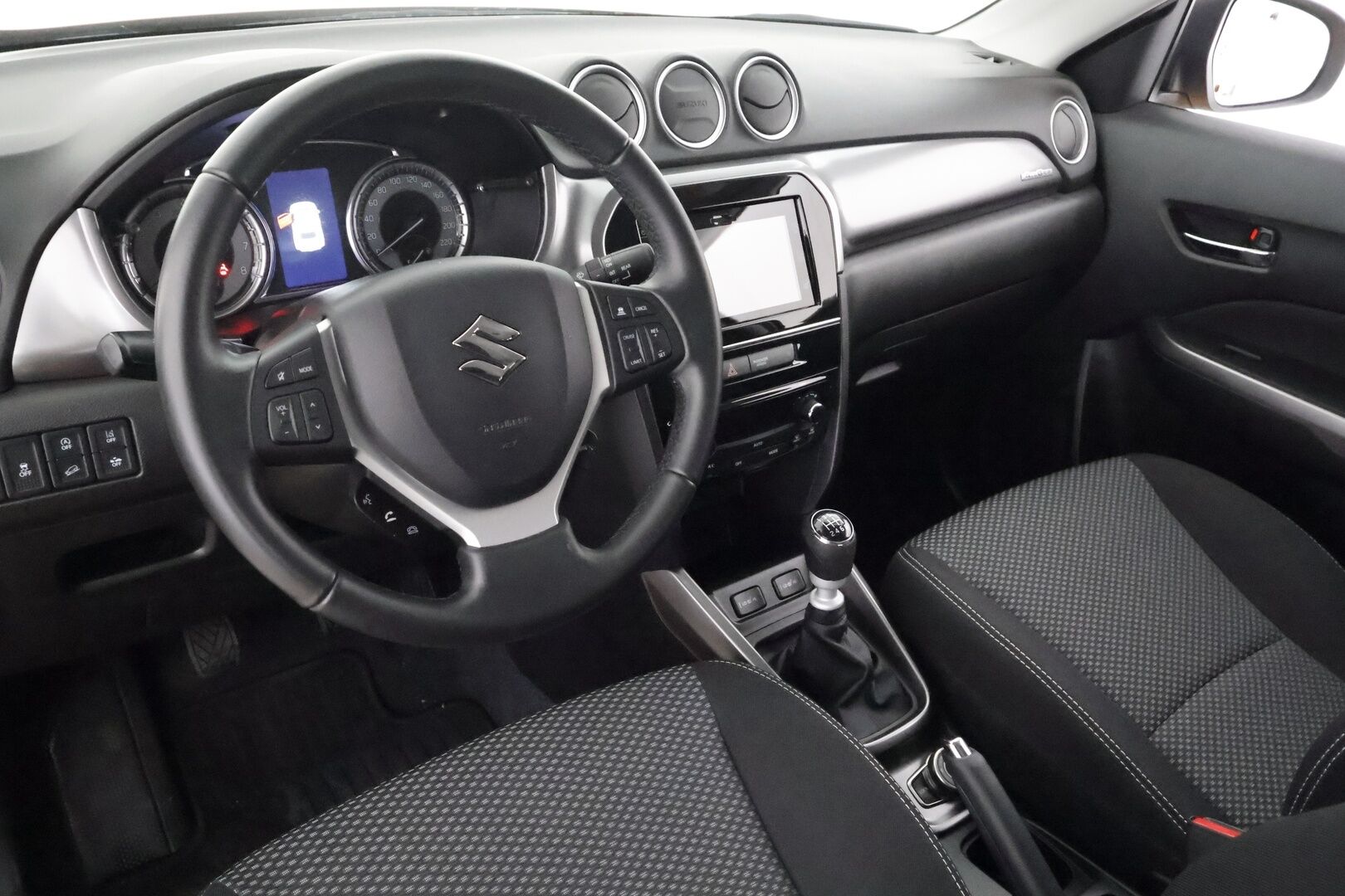 SUZUKI VITARA 2023 1,4 BOOSTERJET 48V HYBRID 4WD GL+ 6MT - | ACC | LED | P.kamera | Kaistavahti | Apple&Android | Merkkihuollettu | - KORKO VAIN 3,99 %