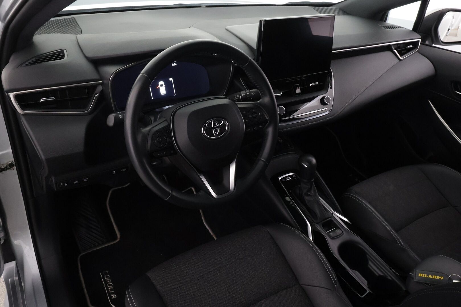 TOYOTA COROLLA 2024 Touring Sports 1.8 Hybrid Style  - | ACC | Facelift | Digimittaristo | Puolinahat | P.kamera ja tutkat | LDA | PDA | RSA | Keyless | LED | Apple & Android | Sähk. takaluukku | - KORKO VAIN 3,99 %