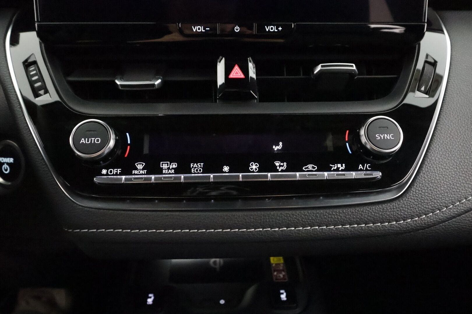 TOYOTA COROLLA 2024 Touring Sports 1.8 Hybrid Style  - | ACC | Facelift | Digimittaristo | Puolinahat | P.kamera ja tutkat | LDA | PDA | RSA | Keyless | LED | Apple & Android | Sähk. takaluukku | - KORKO VAIN 3,99 %