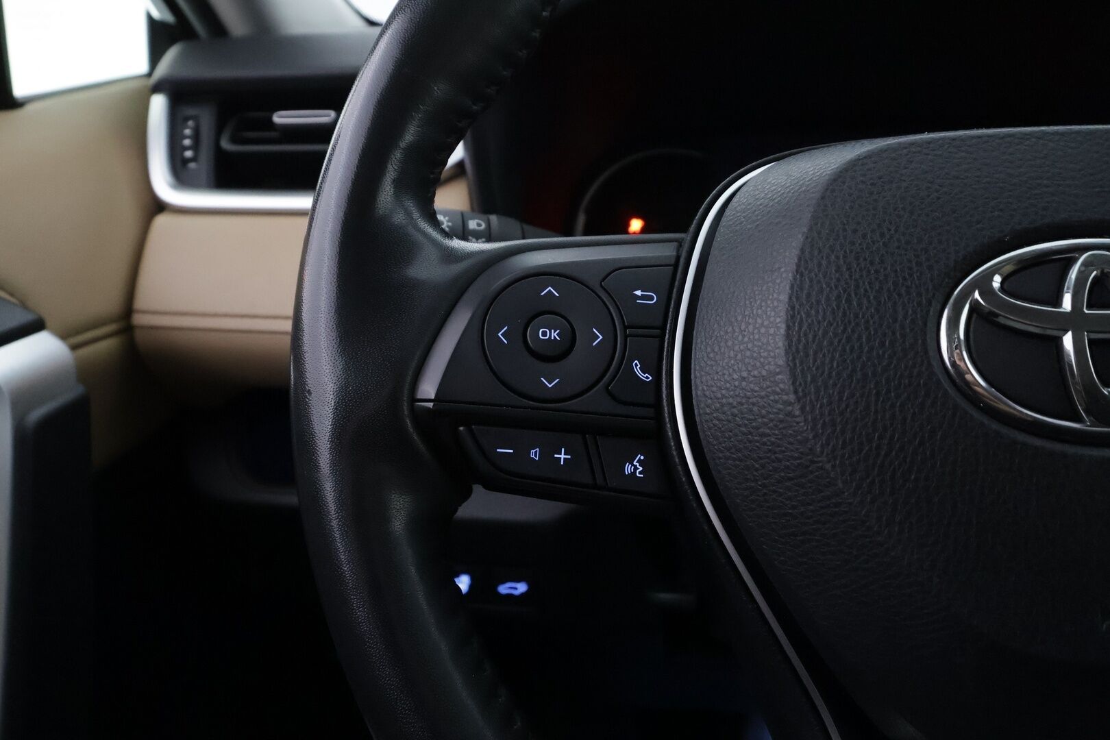 TOYOTA RAV4 2021 2,5 Hybrid AWD-i Premium - | ACC | Lohko | Koukku | Muistipenkki | P.Kamera | Nahat | LED | Ratinlämmitys | Apple&Android | Kahdet Renkaat | - KORKO VAIN 3,99 %
