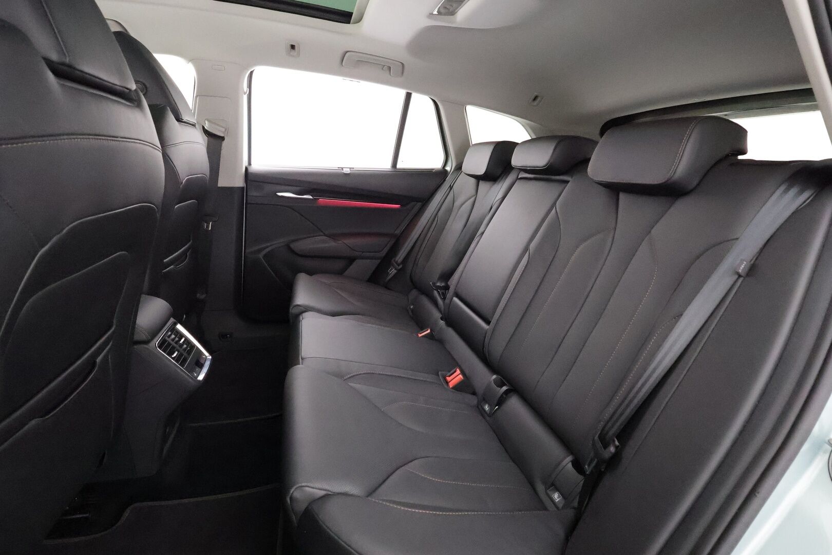Skoda Enyaq 2023 80x 4x4 iV - | ACC | ILP | Koukku | Matrix-LED | DCC Alusta | Hierova Muistipenkki | HUD | Canton | Panorama | 360-Kamera | Nahat | Ratinlämmitys | keyless | Apple&Android | Merkkihuollettu | Kahdet Renkaat | - KORKO VAIN 3,99 %