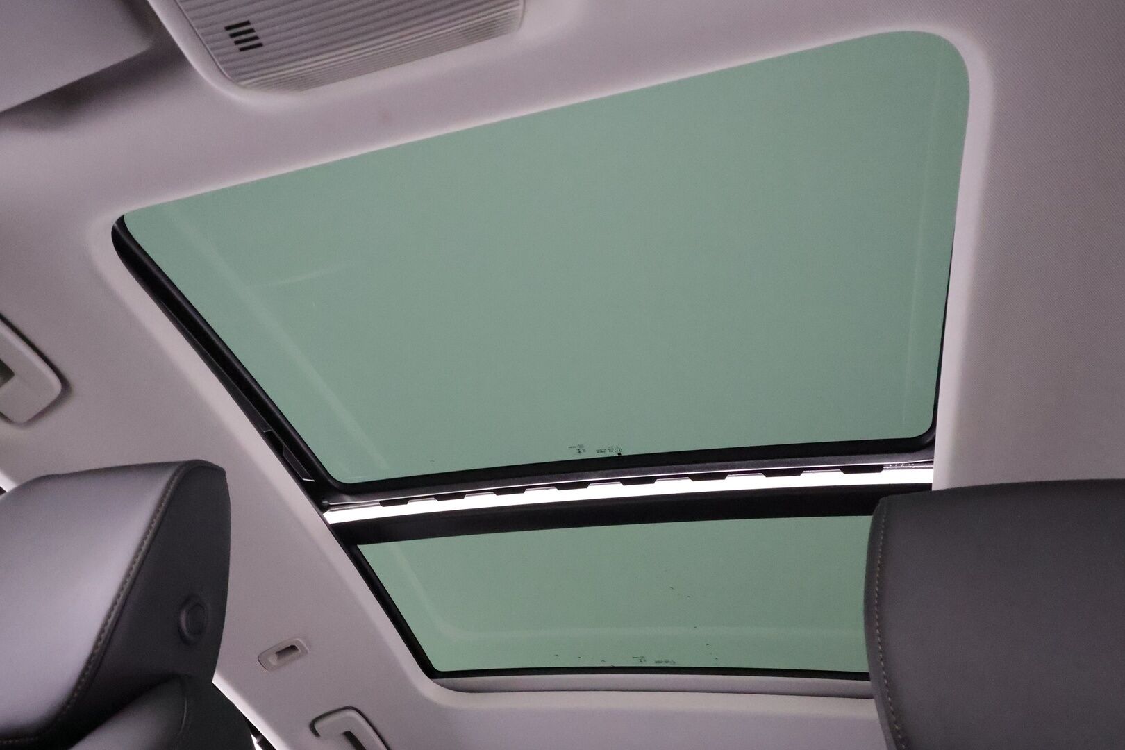 Skoda Enyaq 2023 80x 4x4 iV - | ACC | ILP | Koukku | Matrix-LED | DCC Alusta | Hierova Muistipenkki | HUD | Canton | Panorama | 360-Kamera | Nahat | Ratinlämmitys | keyless | Apple&Android | Merkkihuollettu | Kahdet Renkaat | - KORKO VAIN 3,99 %