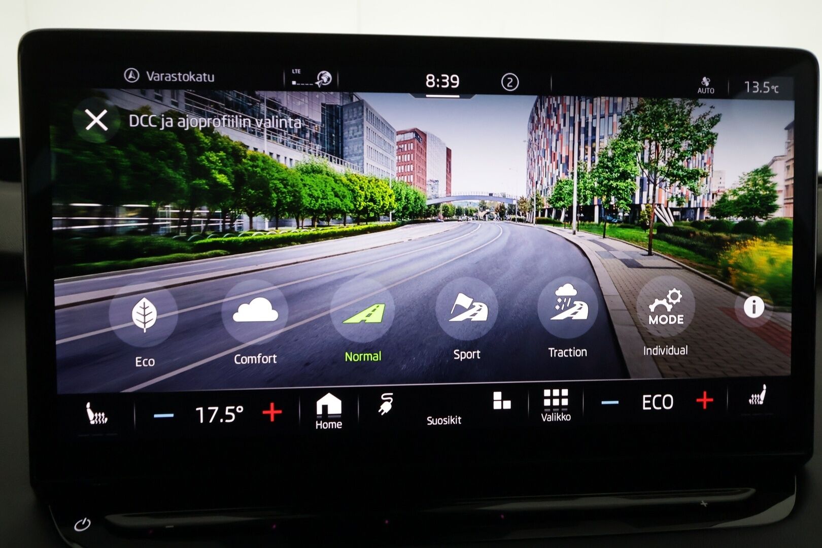 SKODA ENYAQ 2023 Coupe 80x 4x4 RS iV - | ACC | ILP | Matrix-LED | Koukku | DCC Alusta | HUD | Canton | Lasikatto | Hierova muistipenkki | Keyless | Apple&Android | P.kamera | Merkkihuollettu | Kahdet Renkaat | - KORKO VAIN 3,99 %