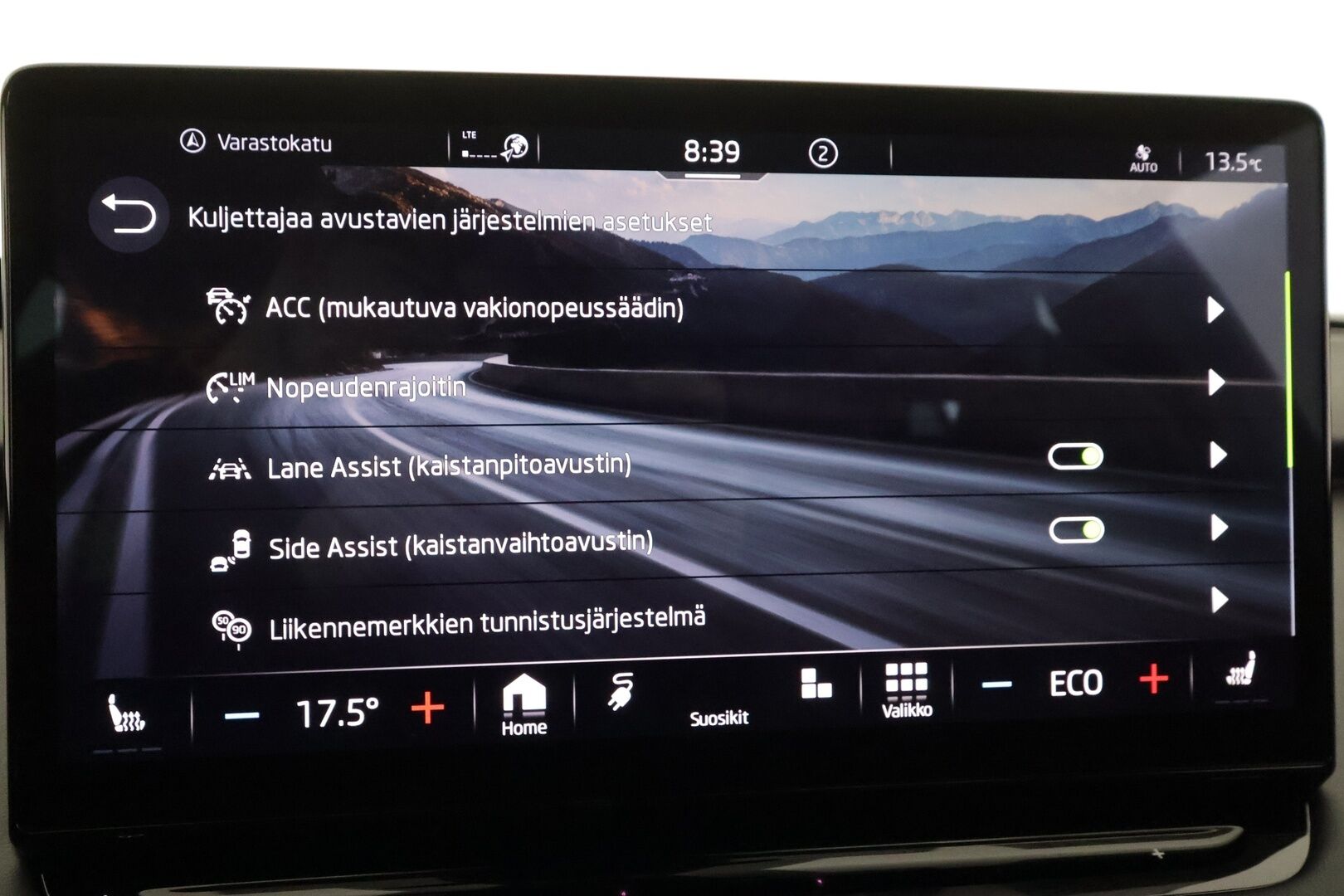 SKODA ENYAQ 2023 Coupe 80x 4x4 RS iV - | ACC | ILP | Matrix-LED | Koukku | DCC Alusta | HUD | Canton | Lasikatto | Hierova muistipenkki | Keyless | Apple&Android | P.kamera | Merkkihuollettu | Kahdet Renkaat | - KORKO VAIN 3,99 %