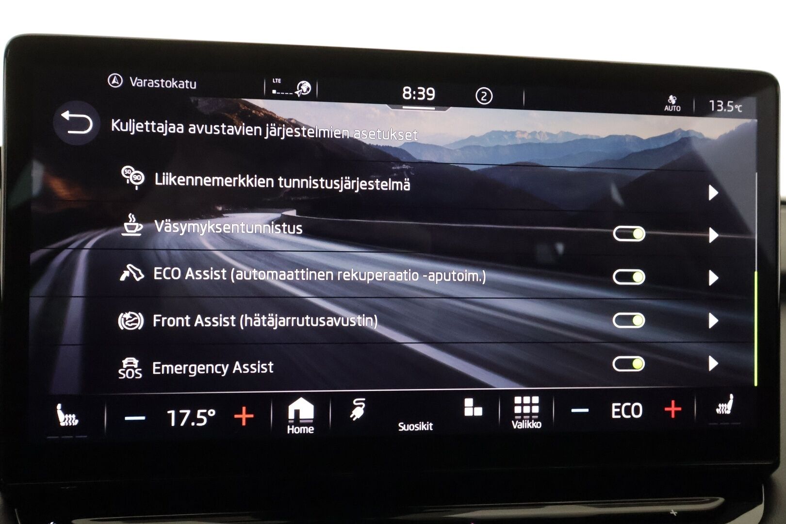 SKODA ENYAQ 2023 Coupe 80x 4x4 RS iV - | ACC | ILP | Matrix-LED | Koukku | DCC Alusta | HUD | Canton | Lasikatto | Hierova muistipenkki | Keyless | Apple&Android | P.kamera | Merkkihuollettu | Kahdet Renkaat | - KORKO VAIN 3,99 %