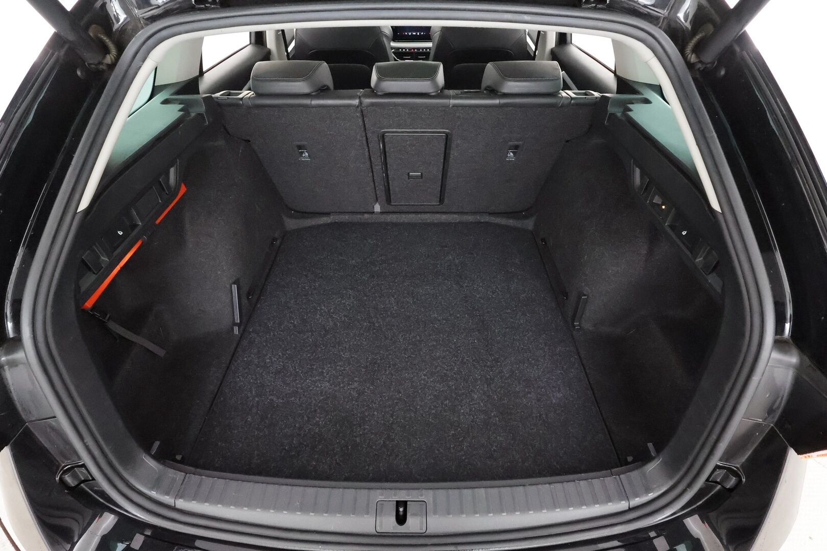 Skoda Octavia 2021 Combi 1.5 TSI Style eTEC DSG Autom. - | ACC | Koukku | Panorama | Matrix-LED | HUD | Panorama | Ratinlämmitys | Keyless | Apple&Android | Merkkihuollettu | Kahdet Renkaat | - KORKO VAIN 3,99 %