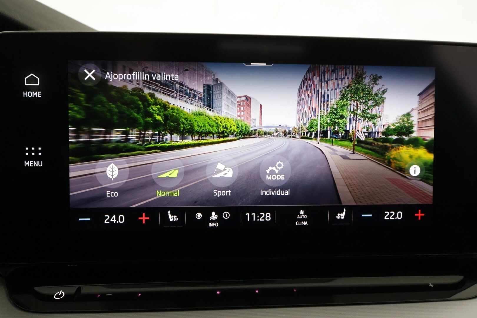 Skoda Octavia 2021 Combi 1.5 TSI Style eTEC DSG Autom. - | ACC | Koukku | Panorama | Matrix-LED | HUD | Panorama | Ratinlämmitys | Keyless | Apple&Android | Merkkihuollettu | Kahdet Renkaat | - KORKO VAIN 3,99 %