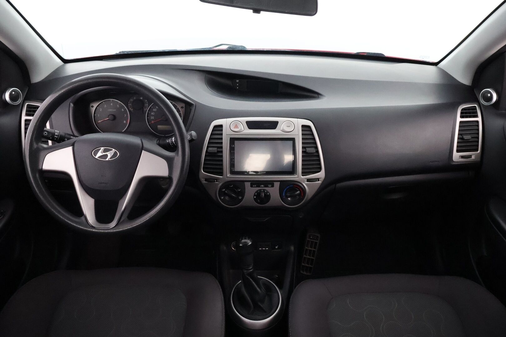 Hyundai i20 2010 1,2 Classic 5d *MYYDÄÄN HUUTOKAUPAT.COM*
