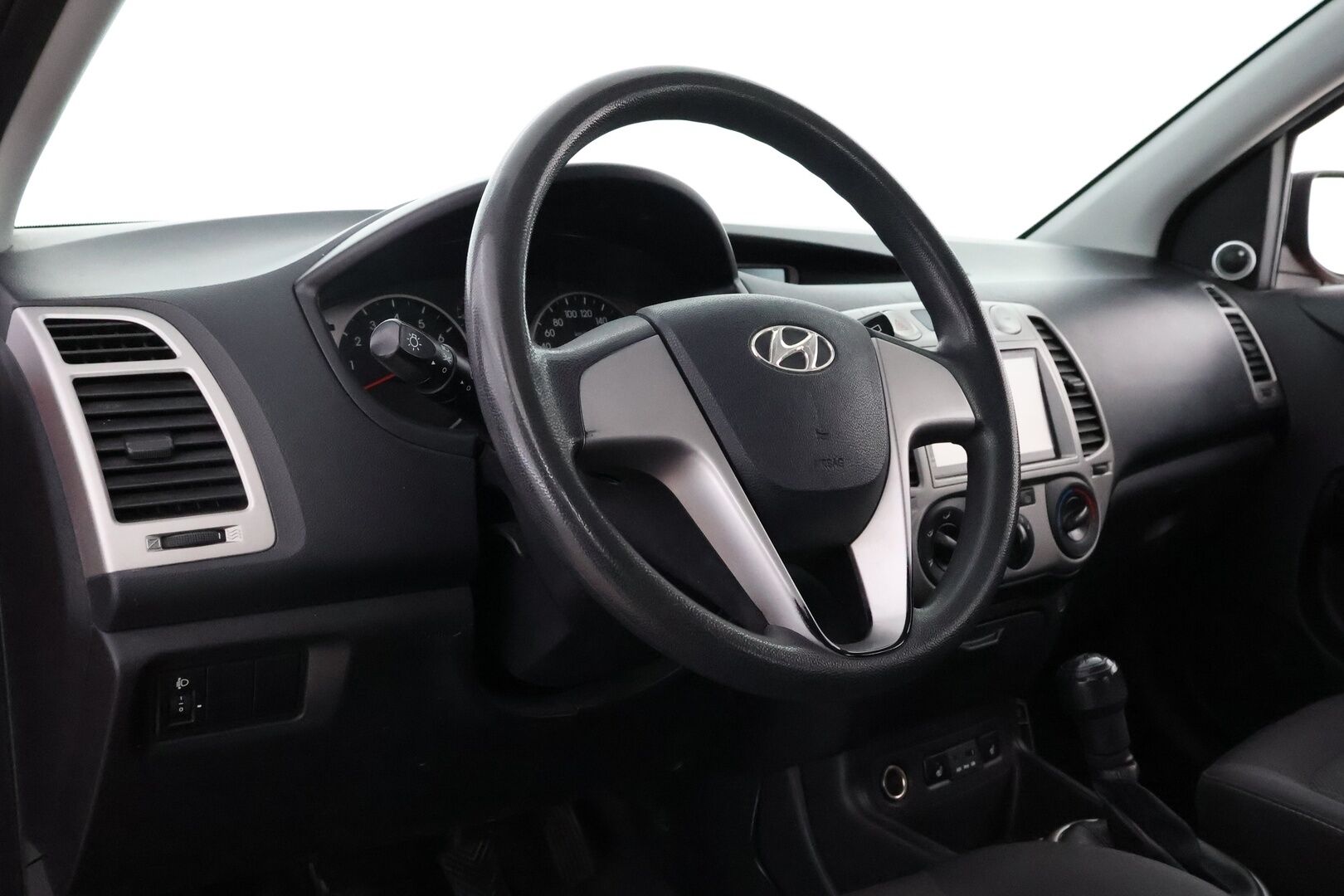 Hyundai i20 2010 1,2 Classic 5d *MYYDÄÄN HUUTOKAUPAT.COM*