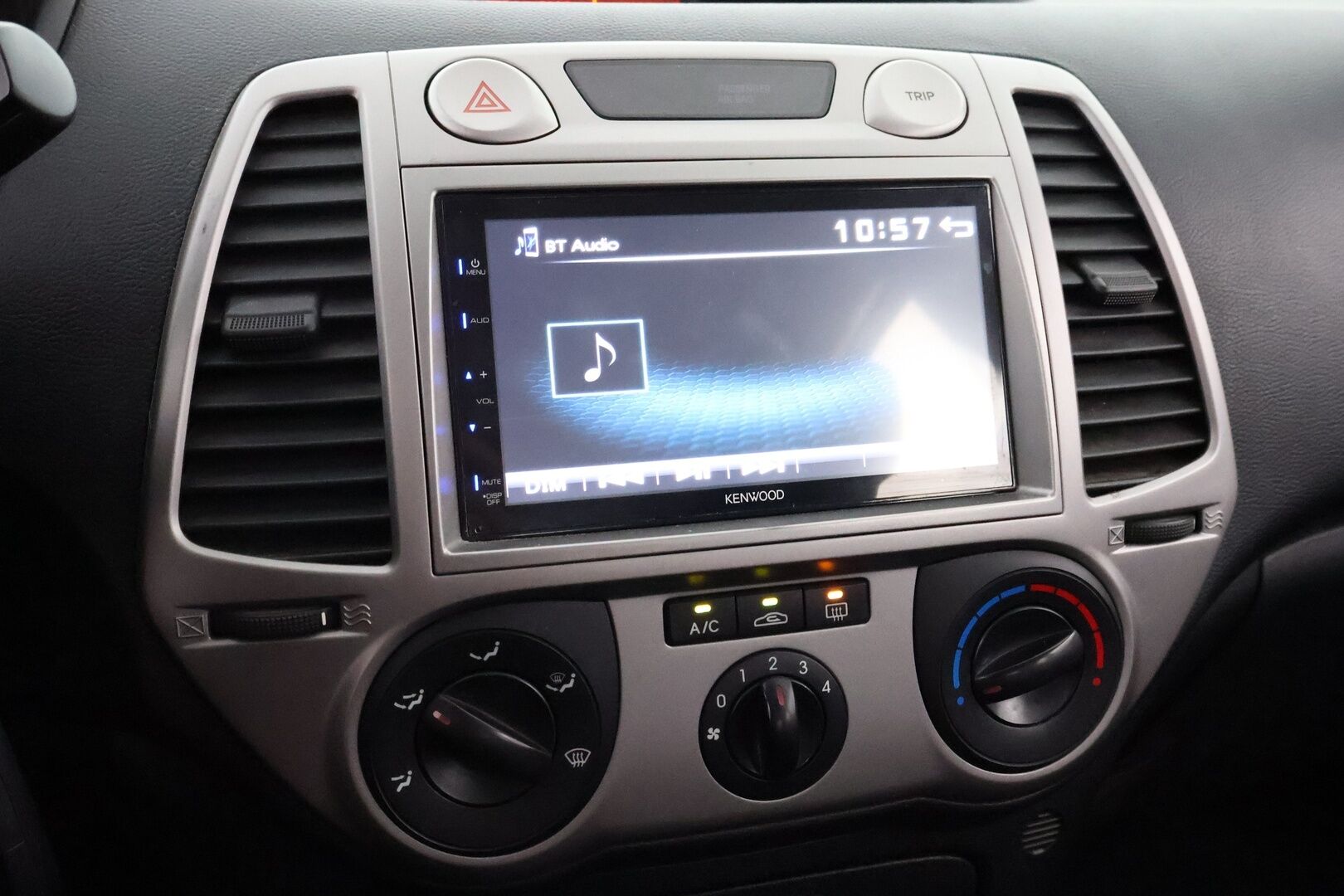 Hyundai i20 2010 1,2 Classic 5d *MYYDÄÄN HUUTOKAUPAT.COM*