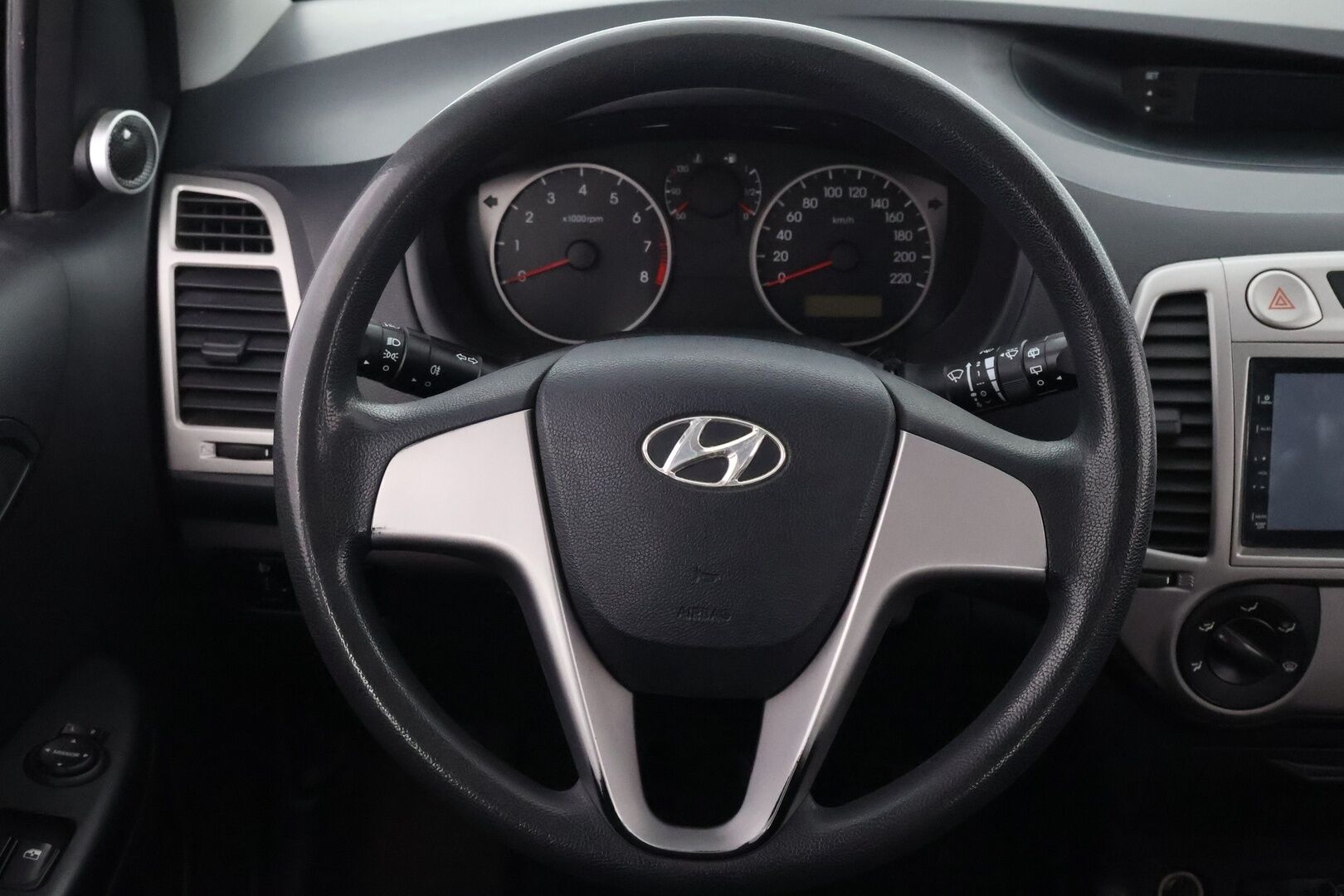 Hyundai i20 2010 1,2 Classic 5d *MYYDÄÄN HUUTOKAUPAT.COM*