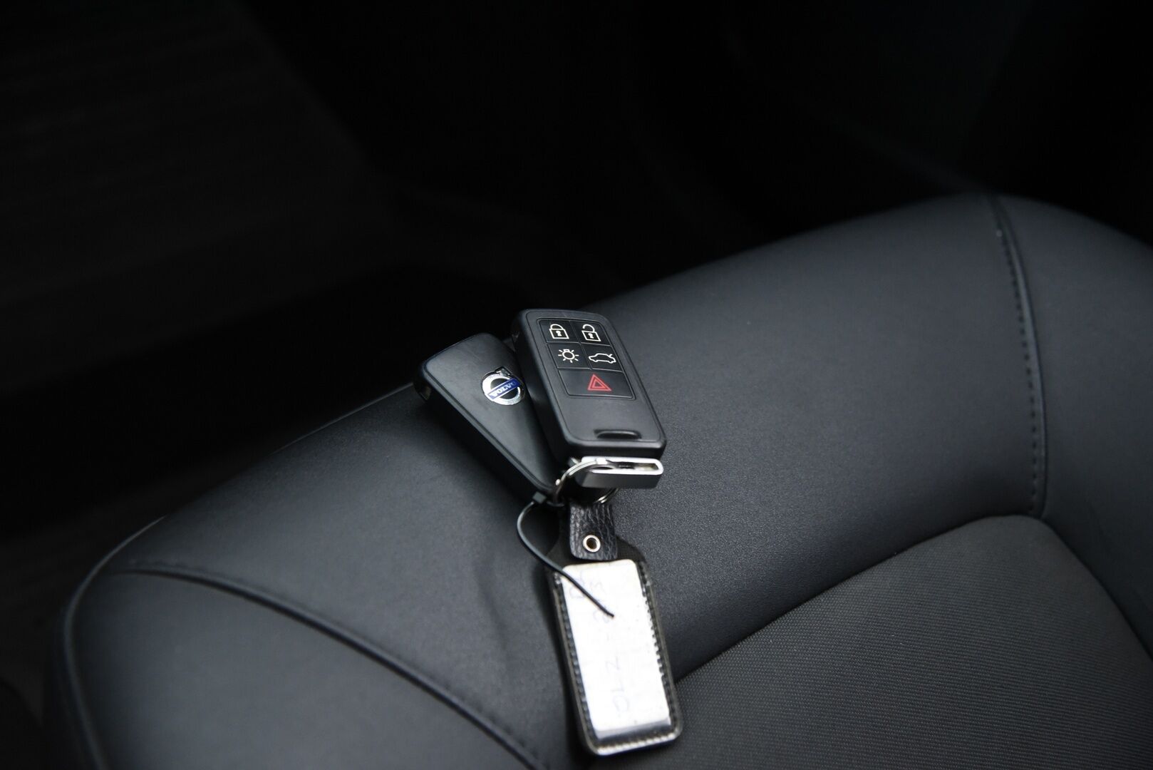 Volvo V70 2010 1,6D DRIVe Kinetic Business / Webasto / Suomi-Auto / Vakkari / Koukku / - Hyvät renkaat / Puolinahkasisusta