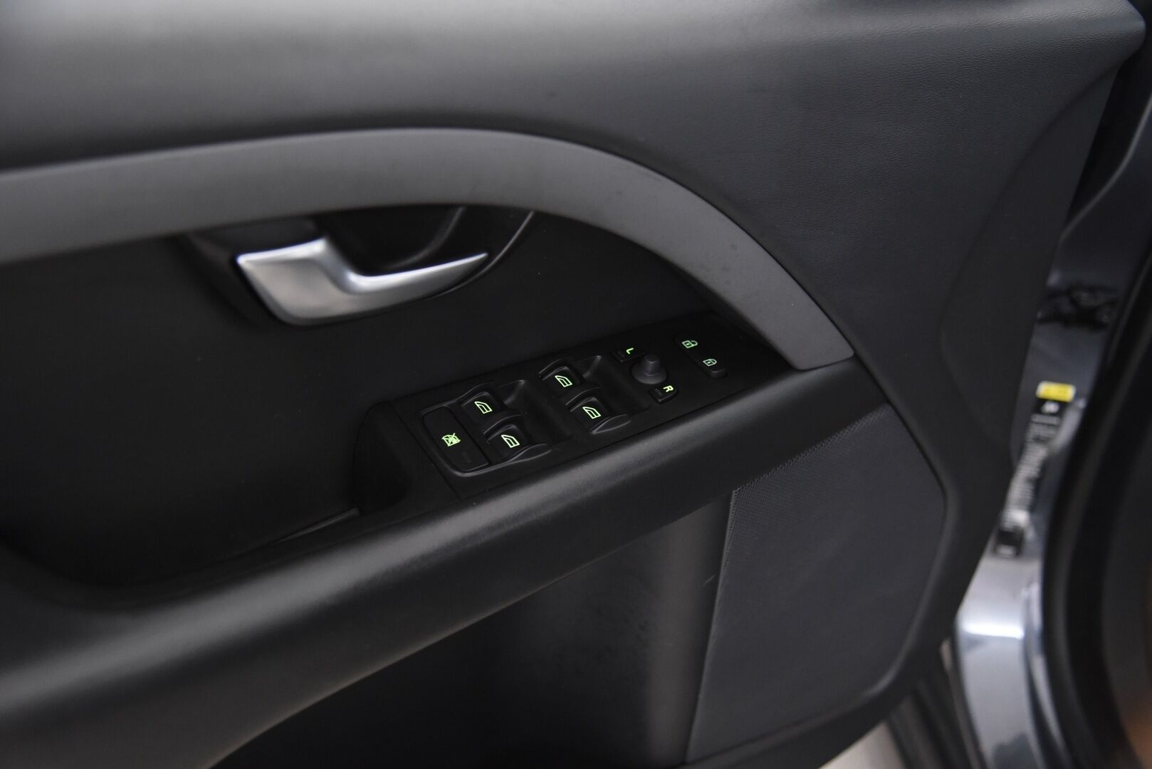 Volvo V70 2010 1,6D DRIVe Kinetic Business / Webasto / Suomi-Auto / Vakkari / Koukku / - Hyvät renkaat / Puolinahkasisusta