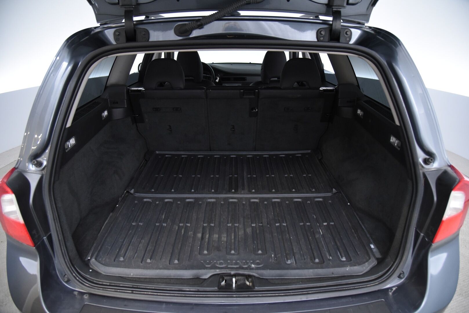 Volvo V70 2010 1,6D DRIVe Kinetic Business / Webasto / Suomi-Auto / Vakkari / Koukku / - Hyvät renkaat / Puolinahkasisusta